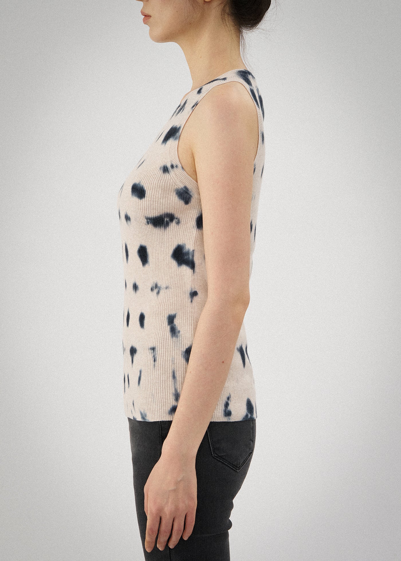 DÉBARDEUR SKINNY RIB EN COTON PIMA + CACHEMIRE N.85 - GUERNICA