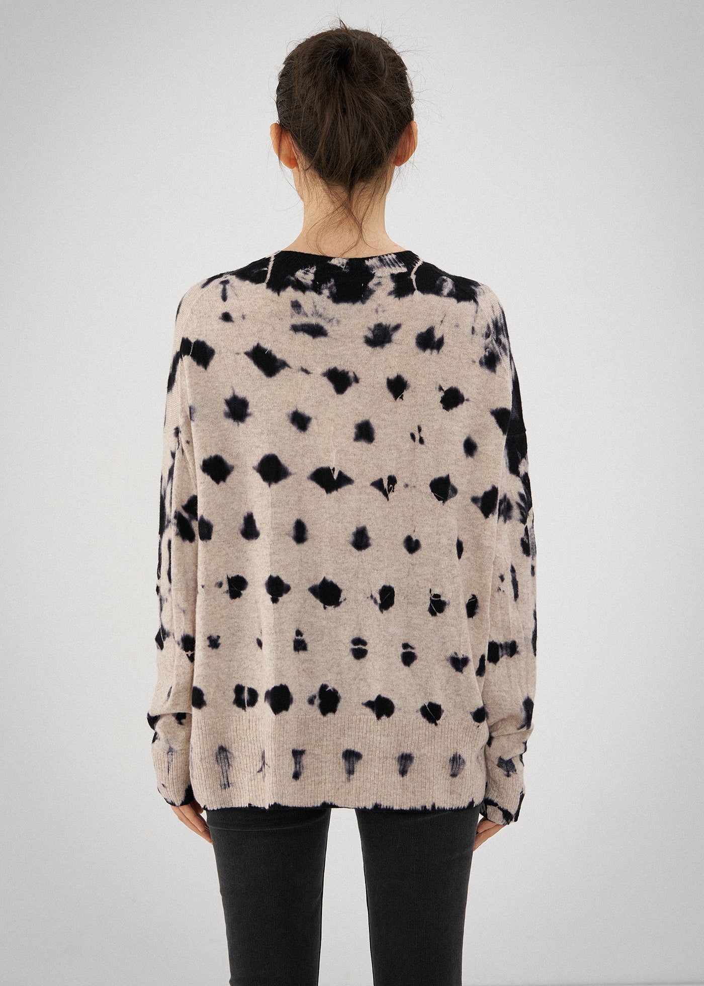 N.20 T-SHIRT À CAPUCHE OVERSIZE EN MÉLANGE DE CACHEMIRE - GUERNICA TIE DYE