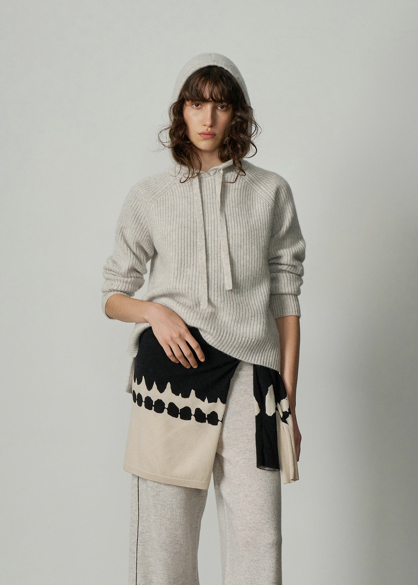 N.10 CASHMERE HOODIE