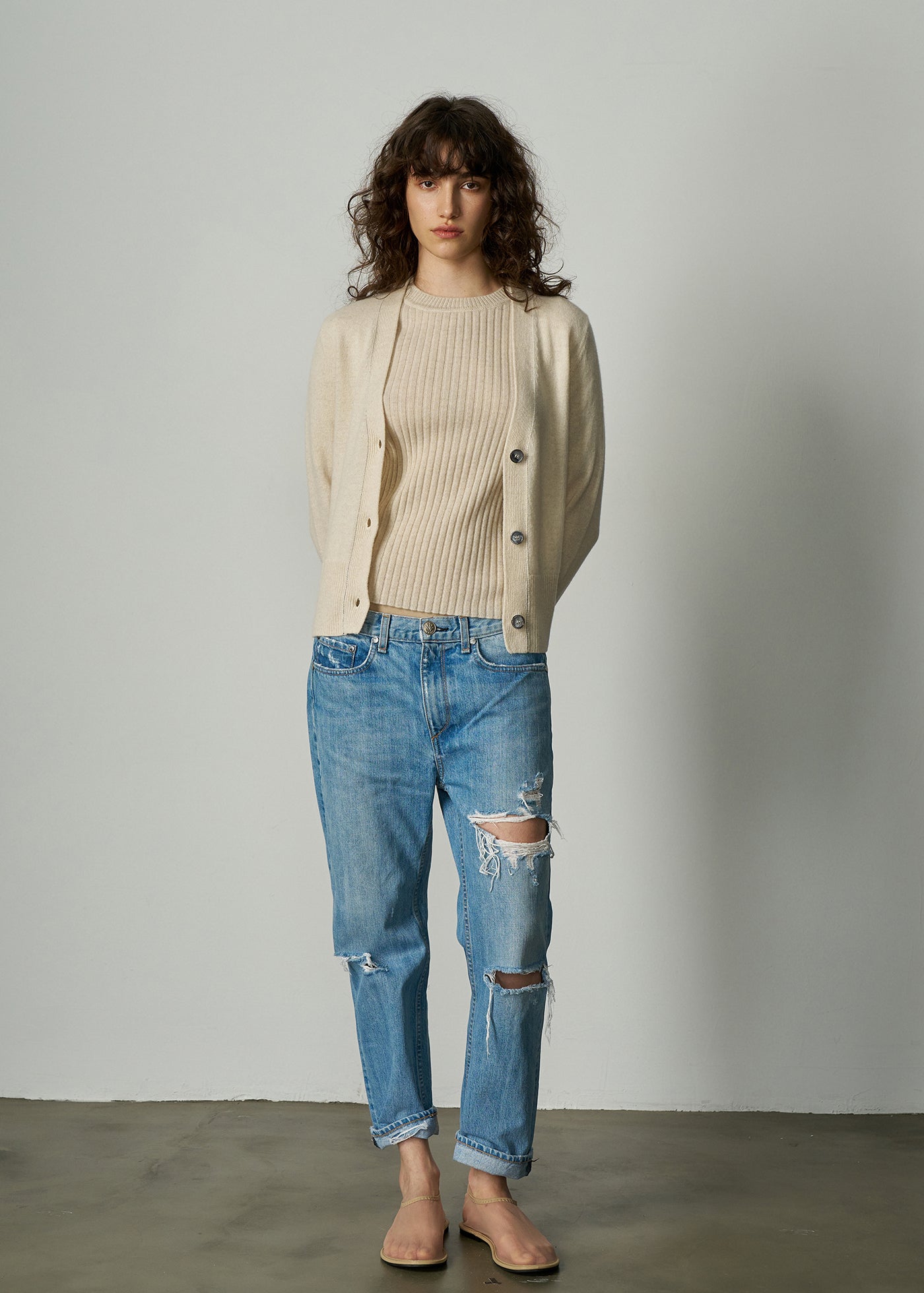 N.48 ALEGER 100% 羊绒短袖 T 恤 - 黑色