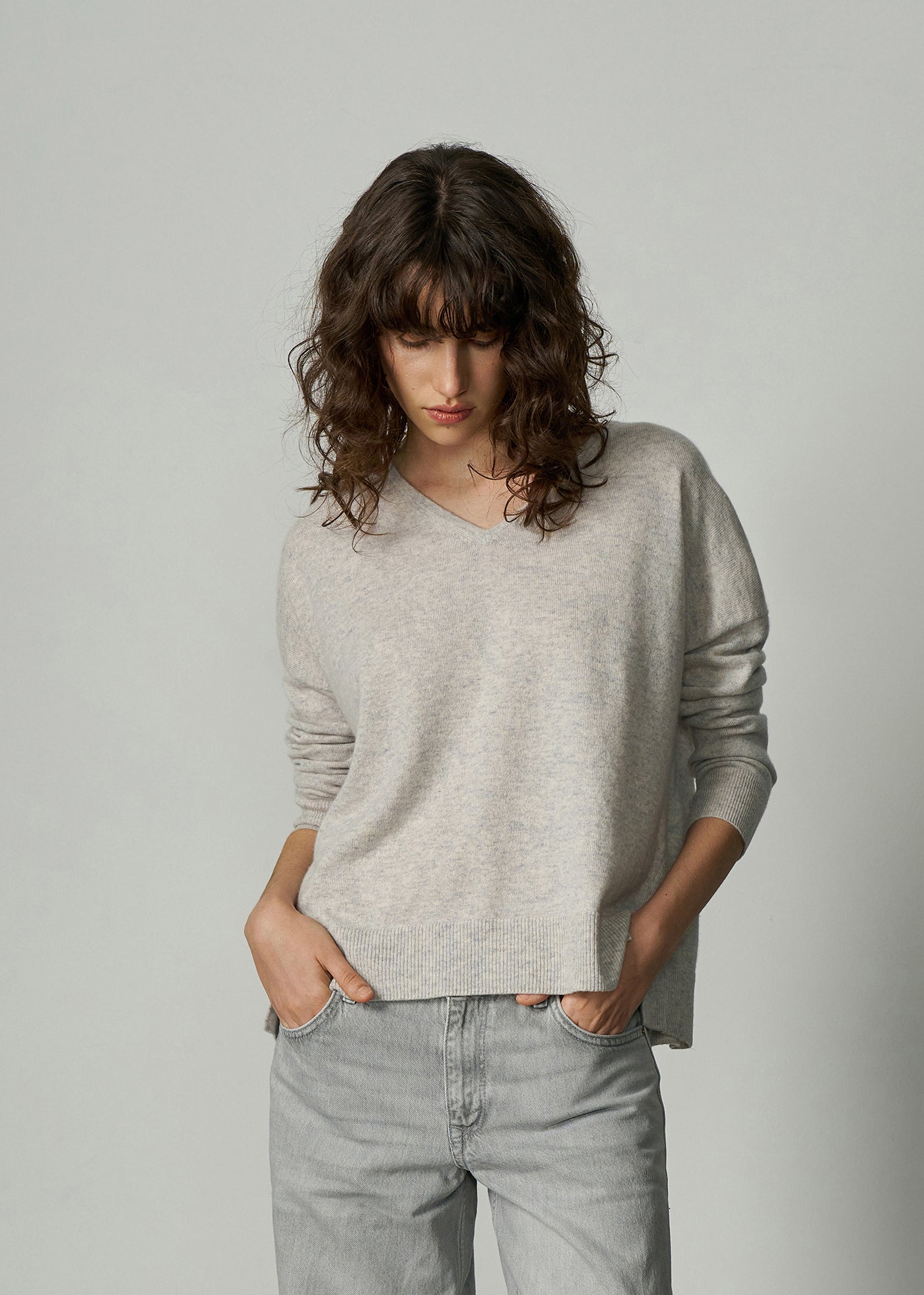 N.29 CASHMERE CLASSIC V NECK