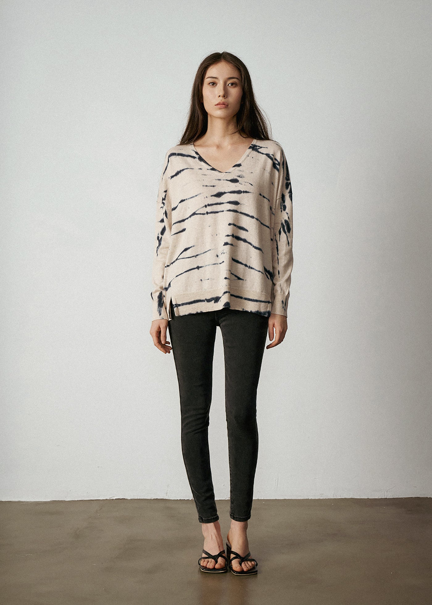 N.2103D CLASSIC DYE V-NECK