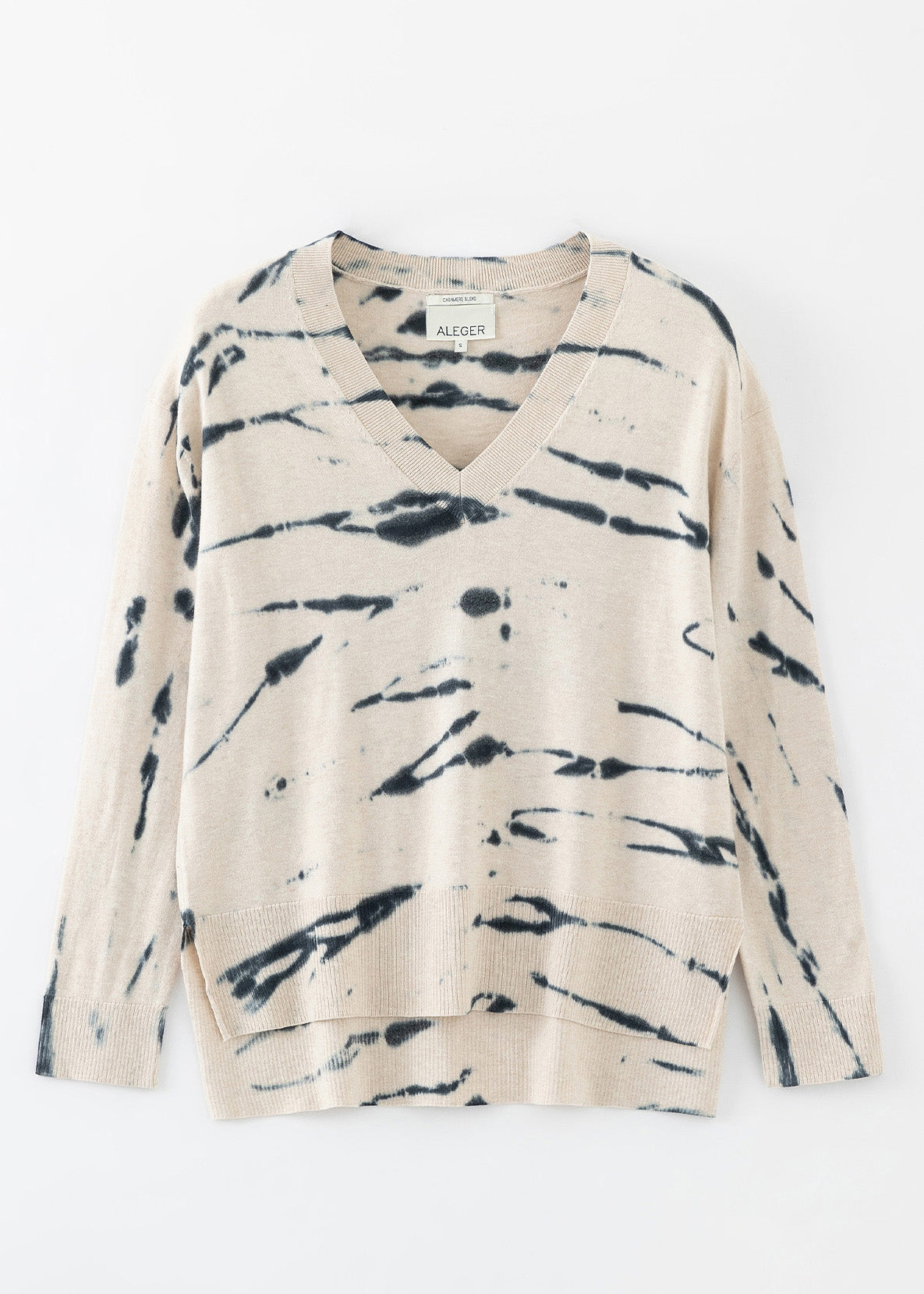 LONG LINE V-NECK - Main Image