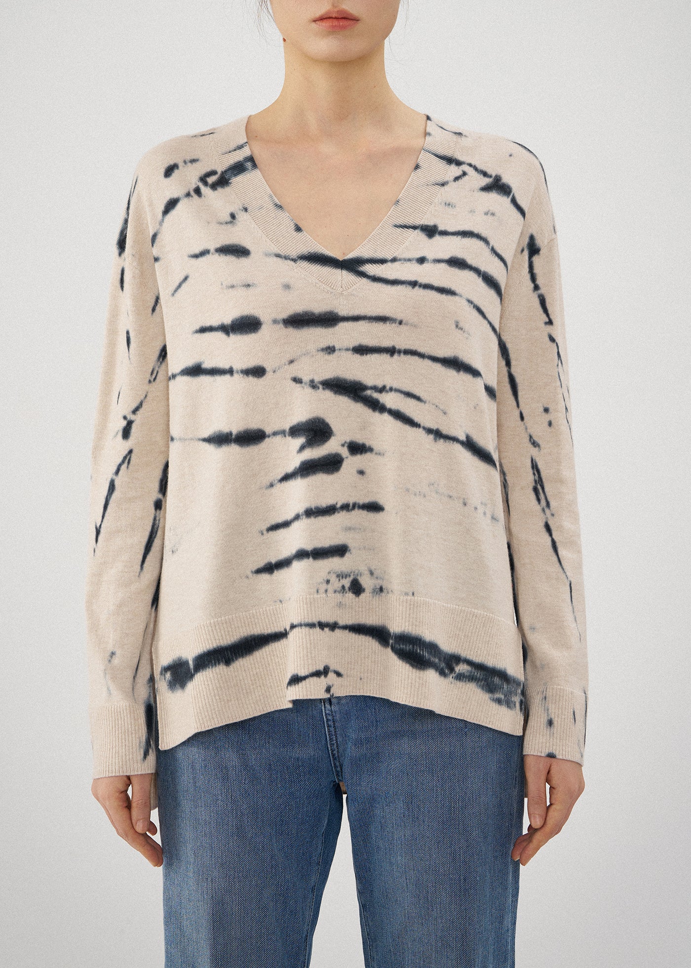 N.21 LONG LINE V-NECK