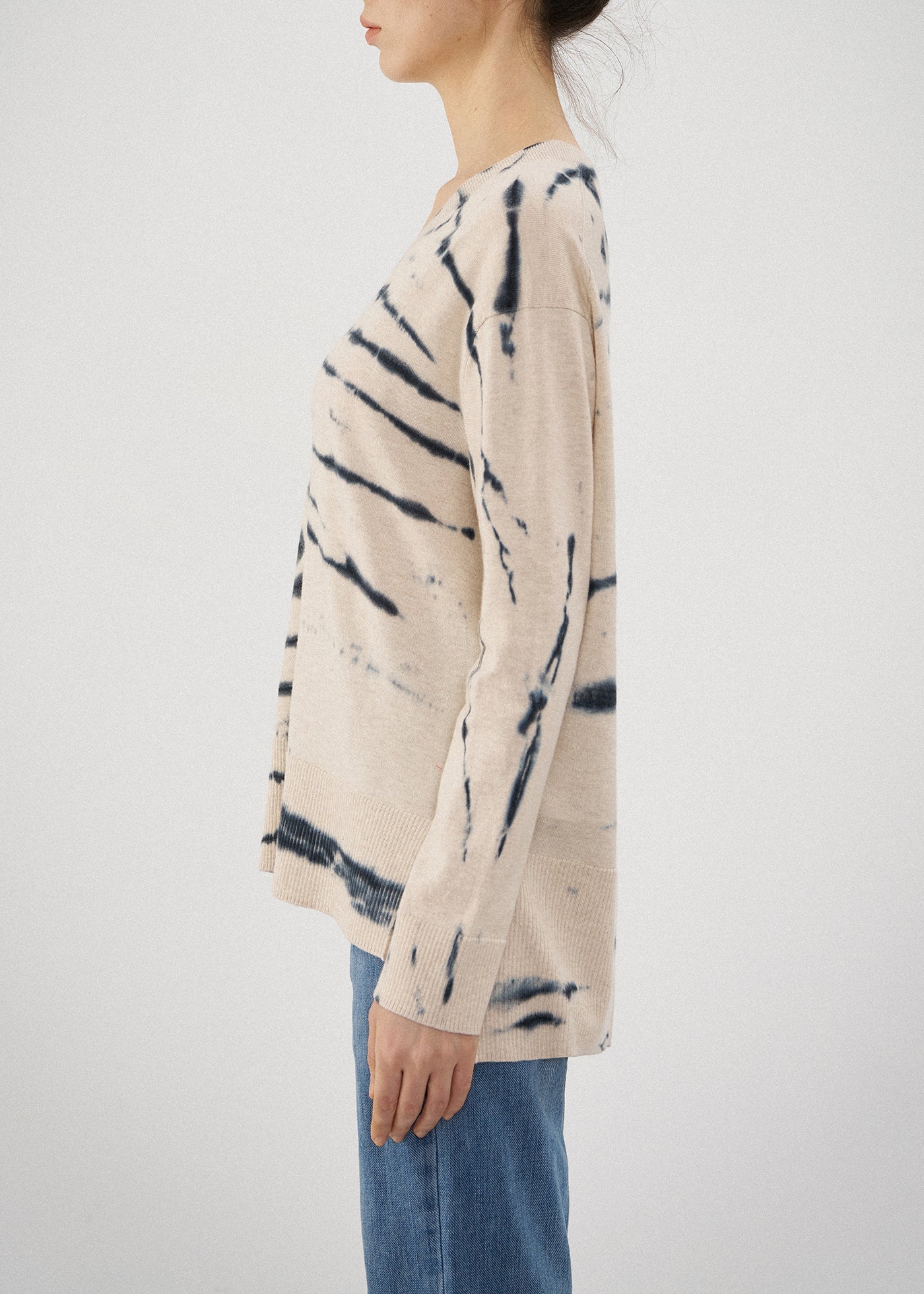 N.21 LONG LINE V-NECK