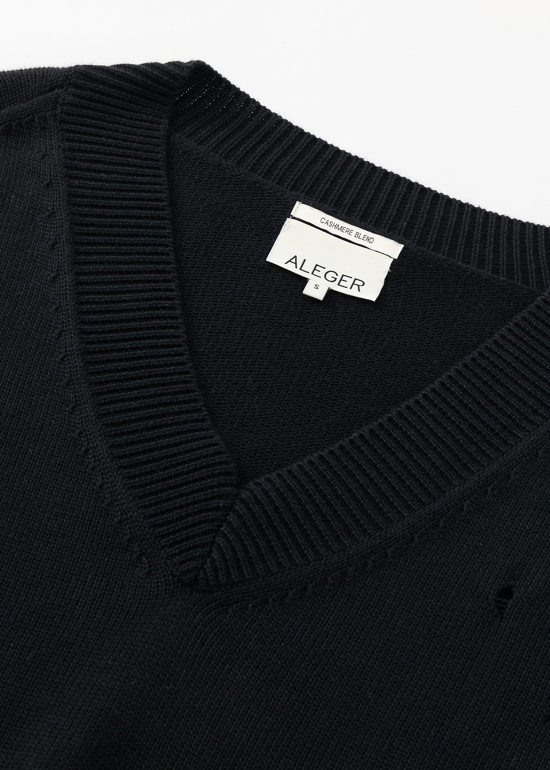 N.92 COL V OVERSIZE DÉTRUITÉ - NOIR