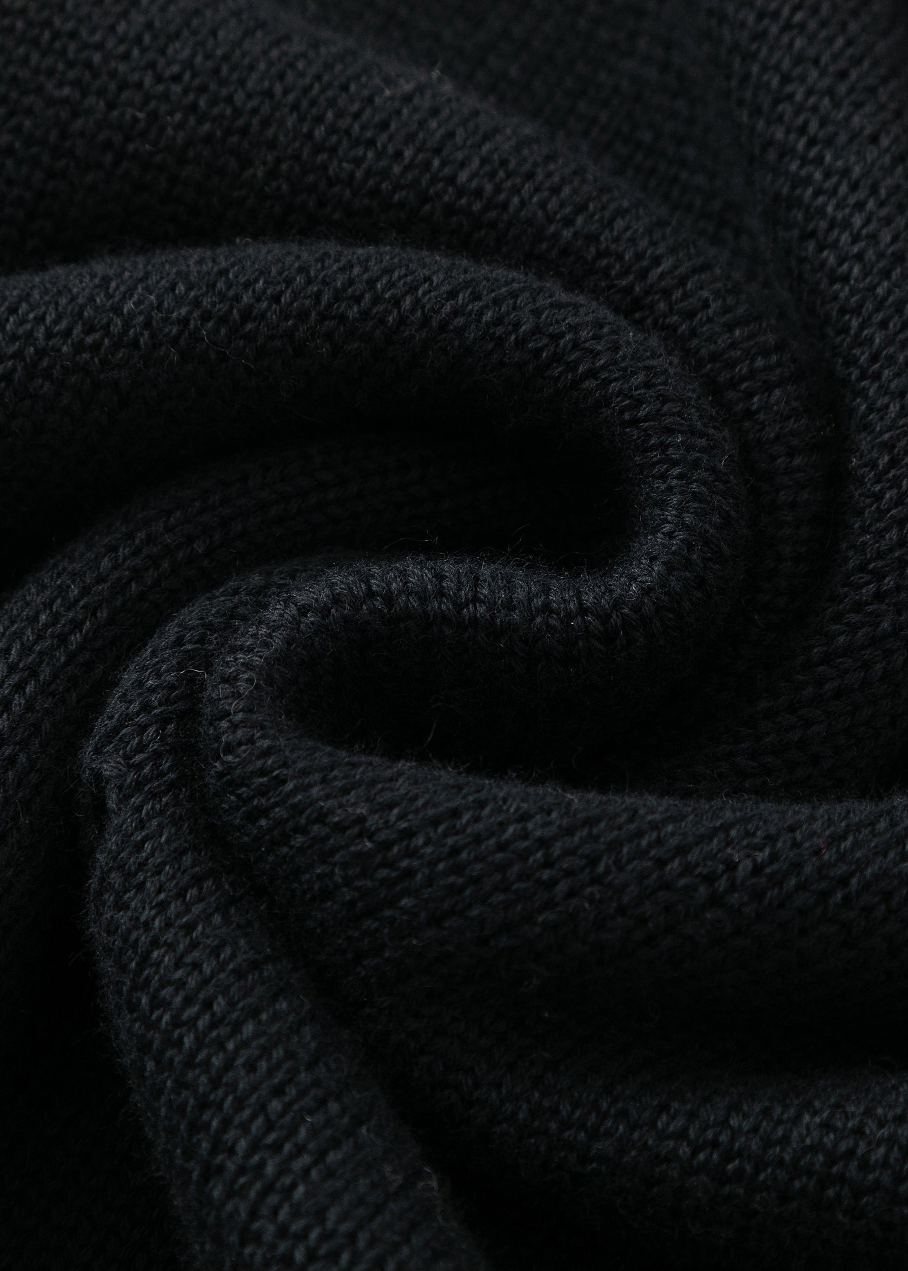 N.92 COL V OVERSIZE DÉTRUITÉ - NOIR