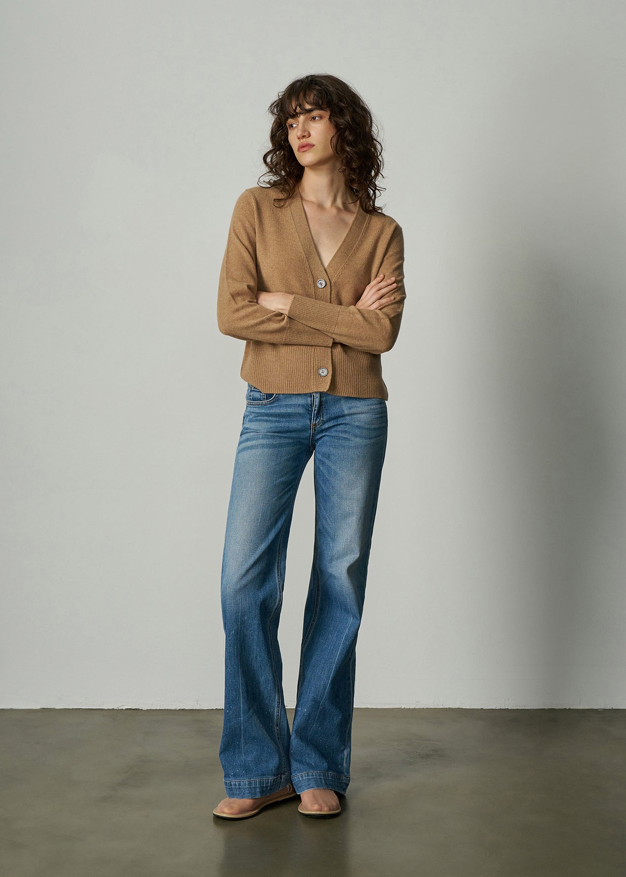 N.09 CASHMERE SEAM DETAIL CARDI