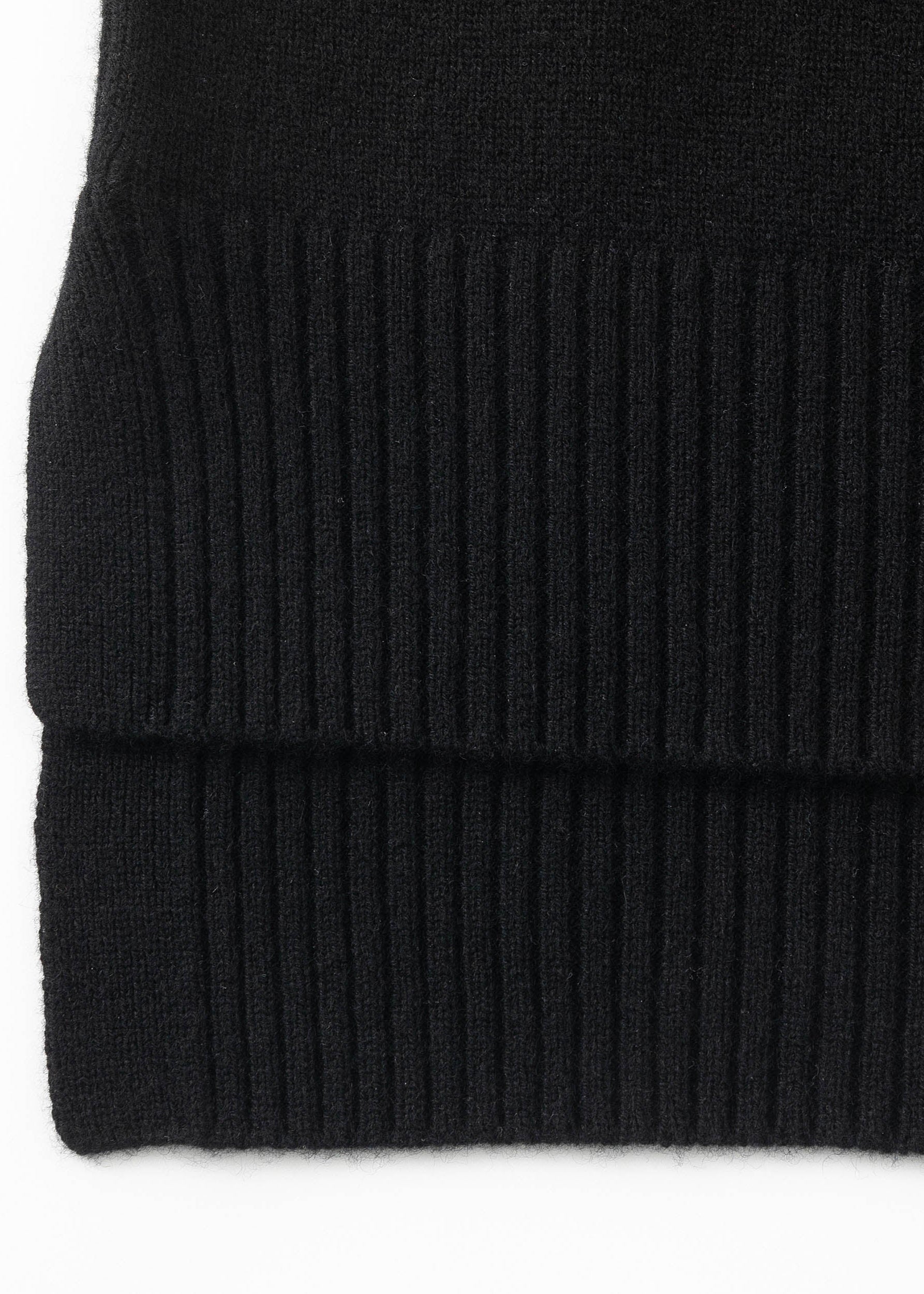 N.93 MINI DETAIL FUNNEL NECK