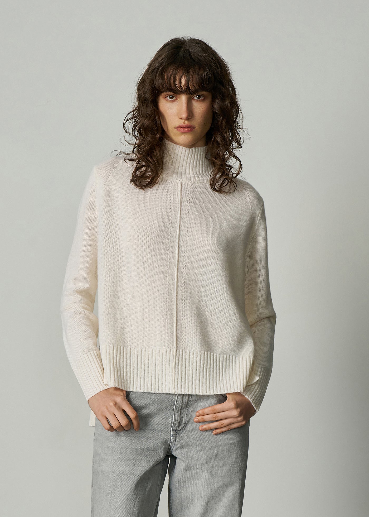 N.93 COL FUMÉE EN MÉLANGE DE CACHEMIRE AVEC MINI CÂBLE - NOIR