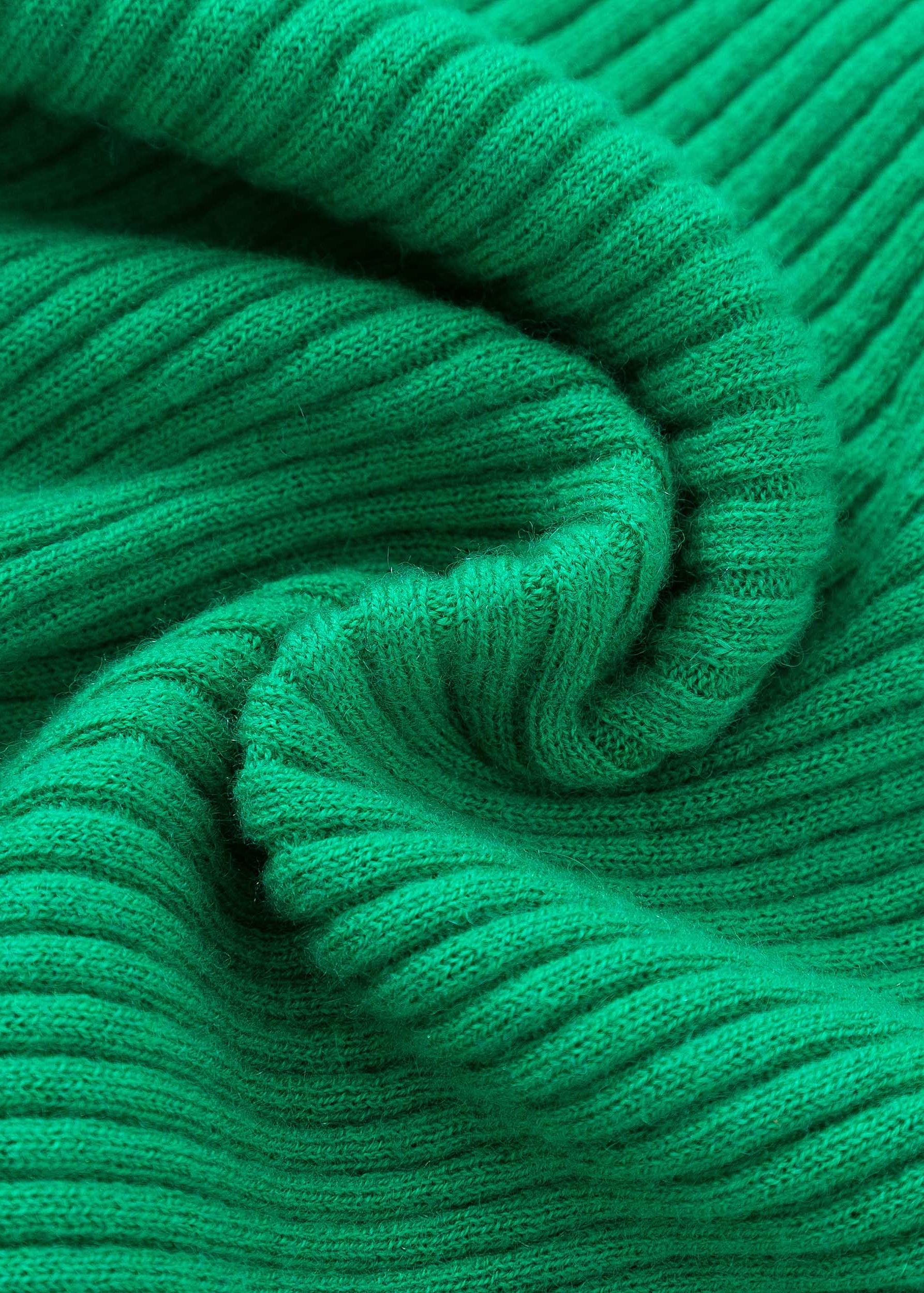 N.78 KEYHOLE DETAIL RIB CREW