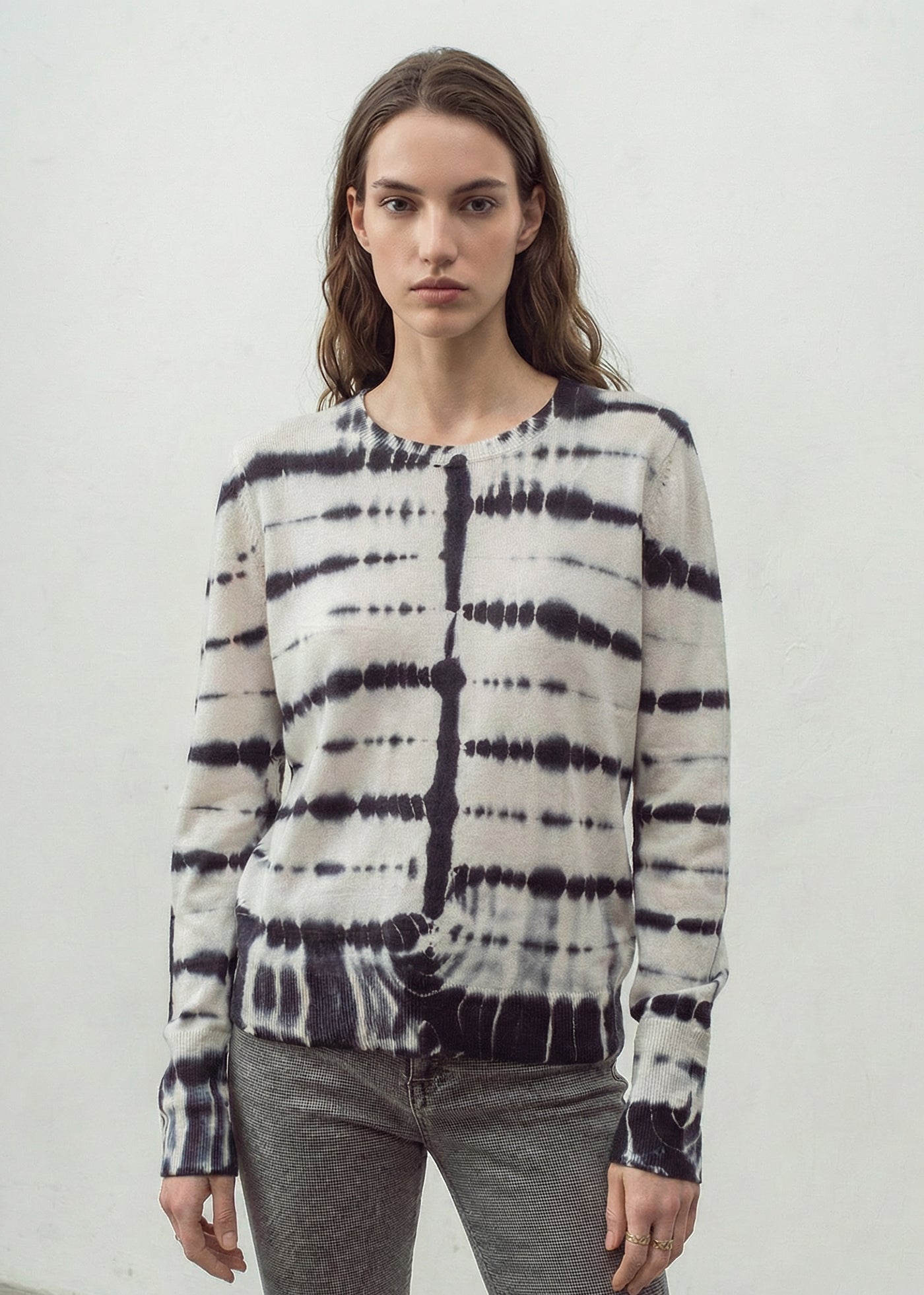 N.181 CASHMERE SLIM FIT DYE CREW