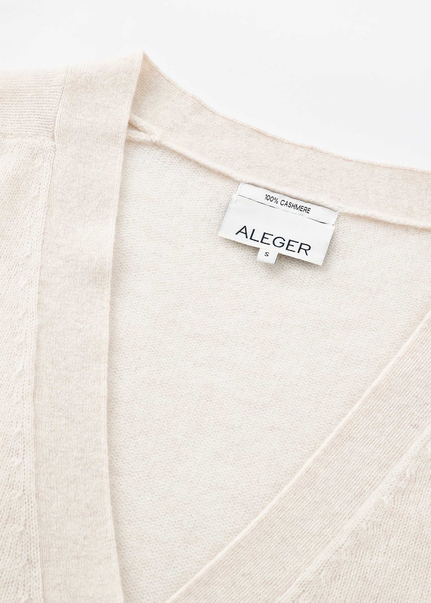 N.2275 CASHMERE FEATHER WEIGHT CARDIGAN: PEARL