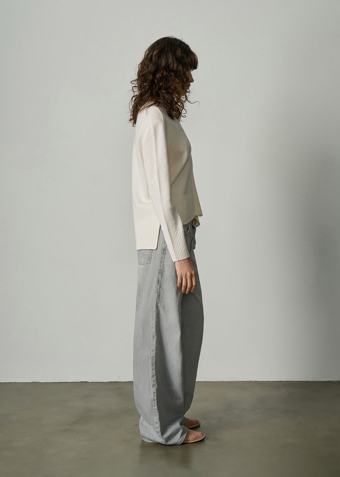 N.136 OVERSIZED V NECK