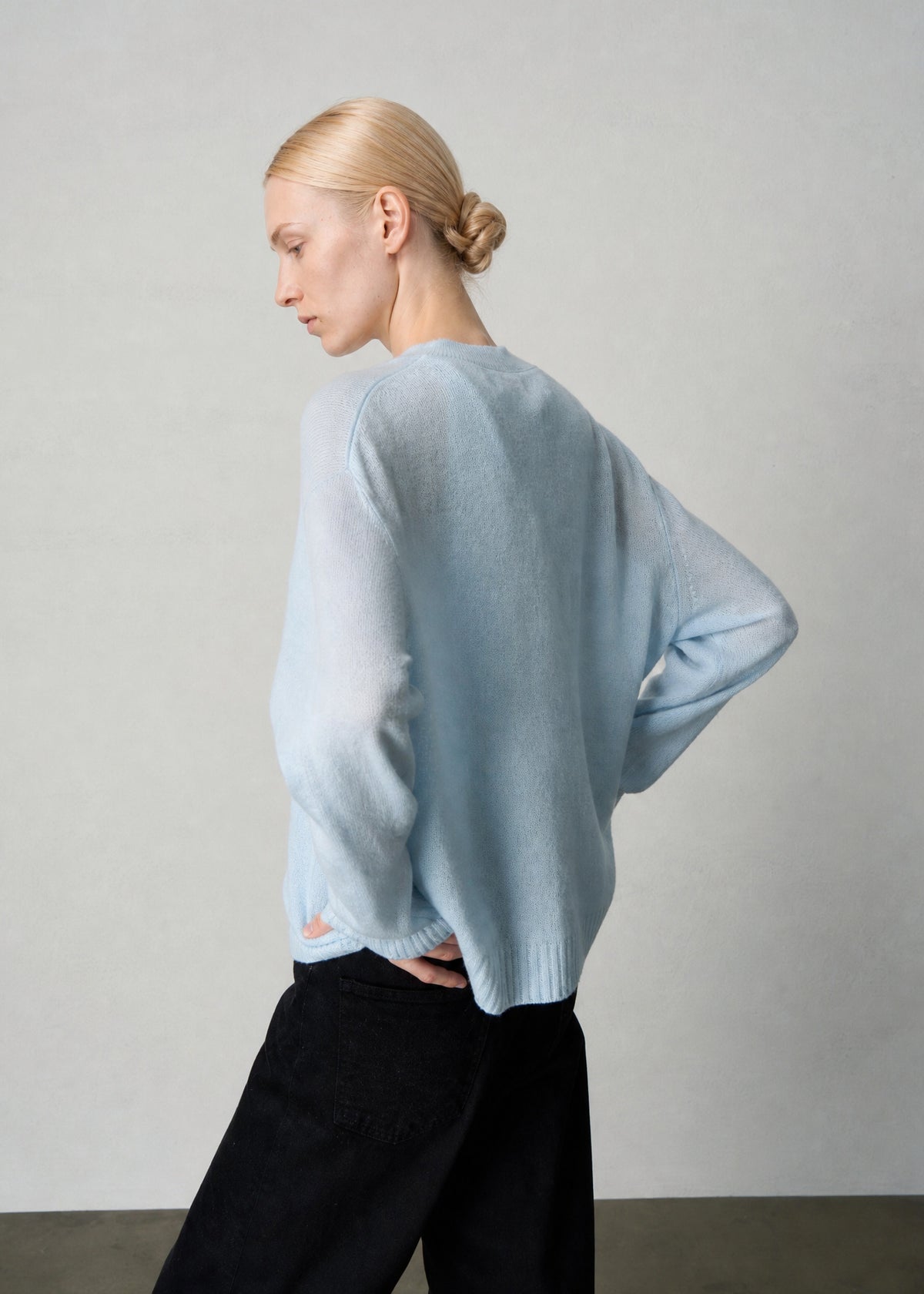 394 FEATHERWEIGHT CASHMERE CARDI WBL