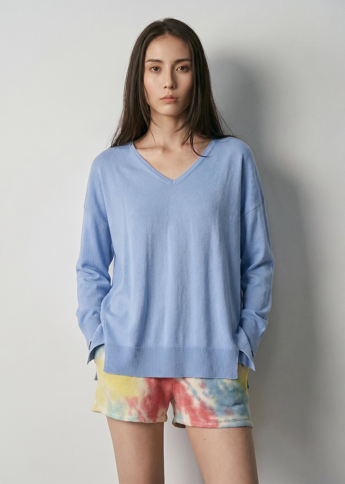 N.2403 CLASSIC V-NECK