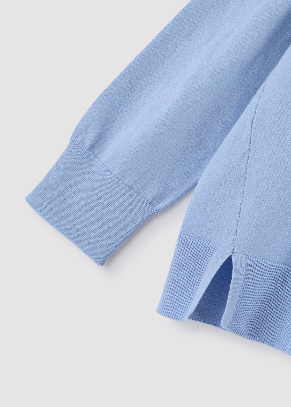 N.2403 CLASSIC V-NECK