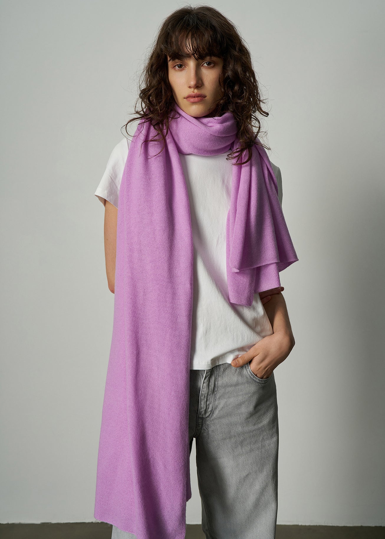 N.2405 FEATHER WEIGHT TRAVEL WRAP