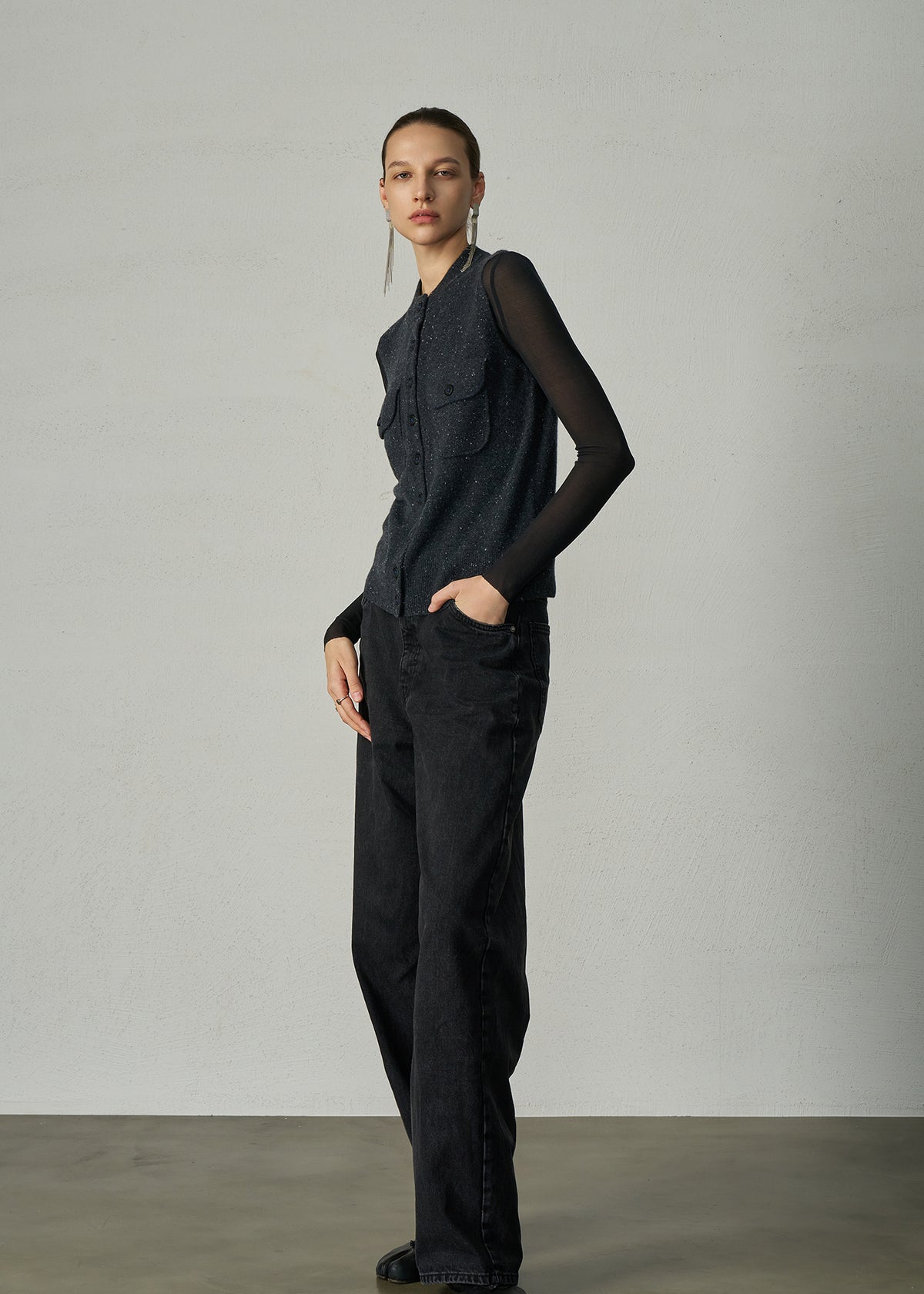 464 THE CASHMERE POCKET BUTTONED VEST NSY