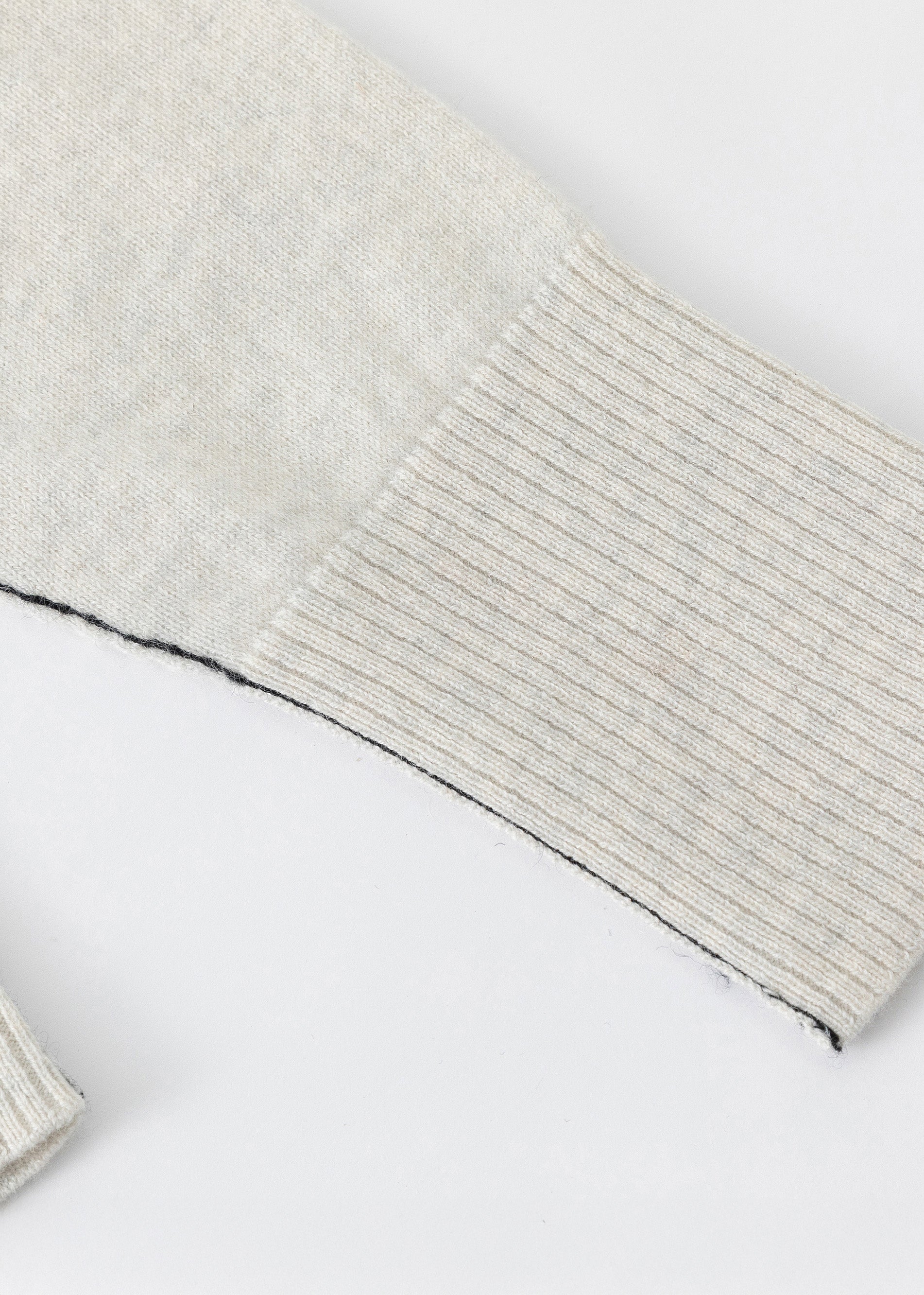 N.09 CASHMERE SEAM DETAIL CARDI