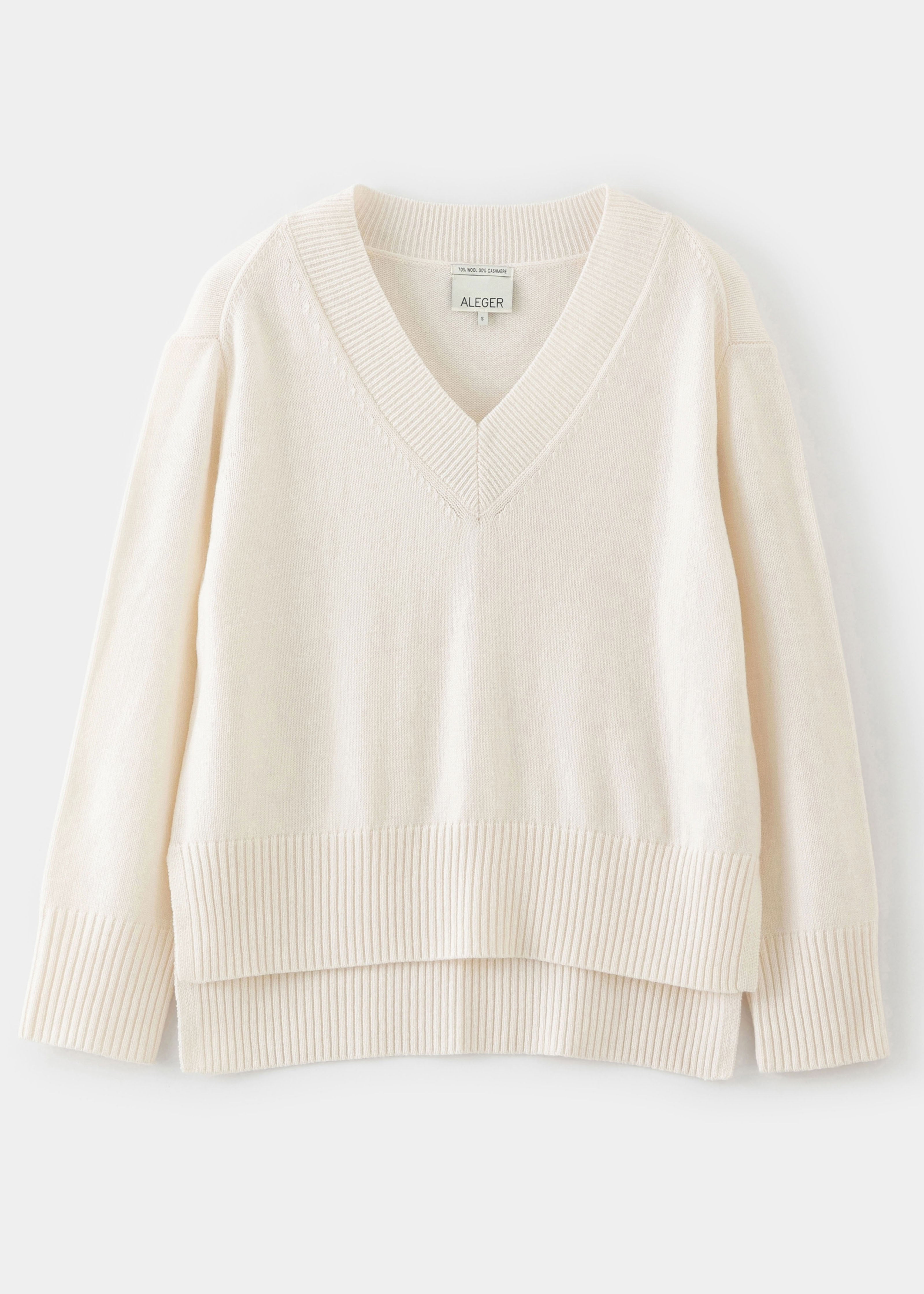N.136 OVERSIZED V NECK
