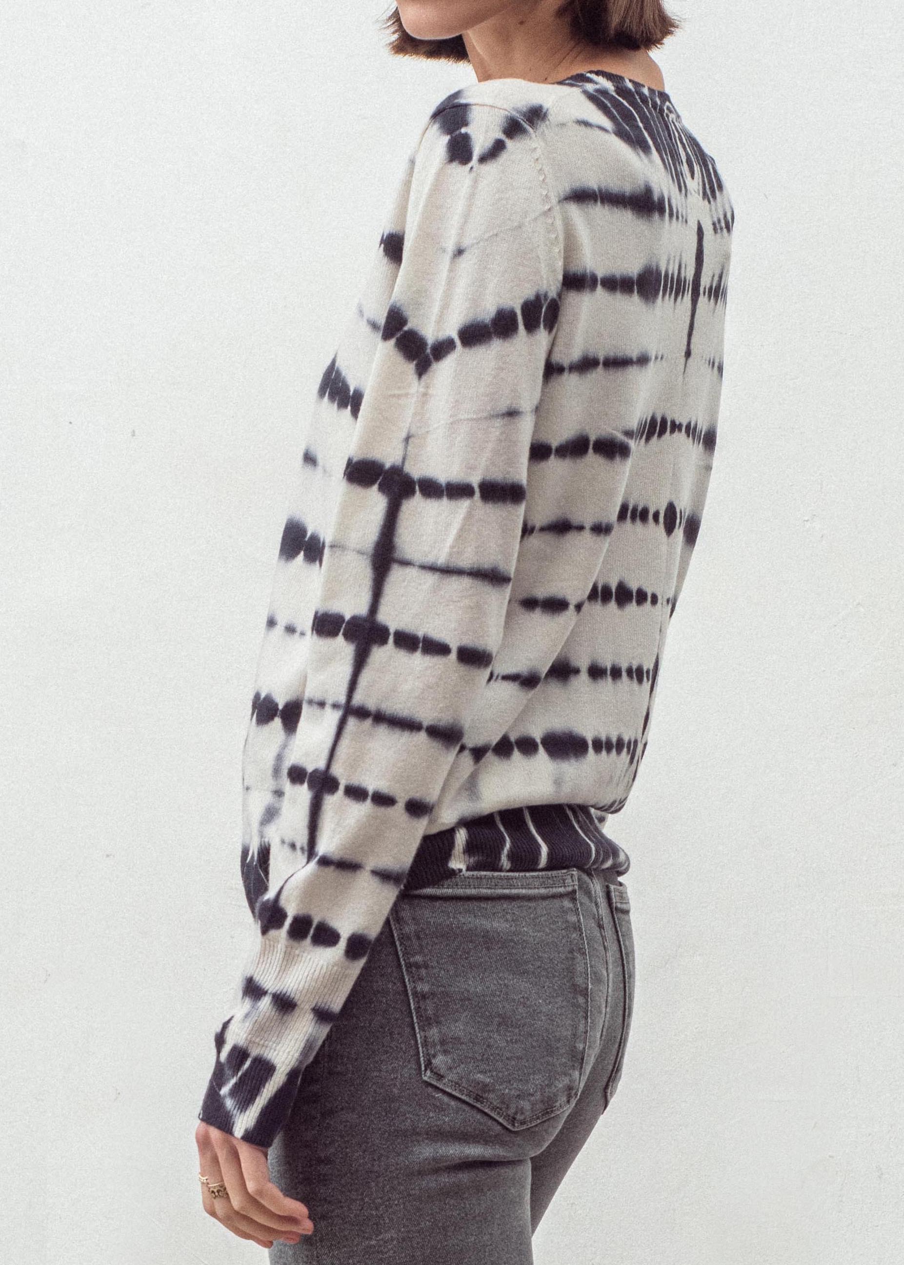 N.181 CASHMERE SLIM FIT DYE CREW