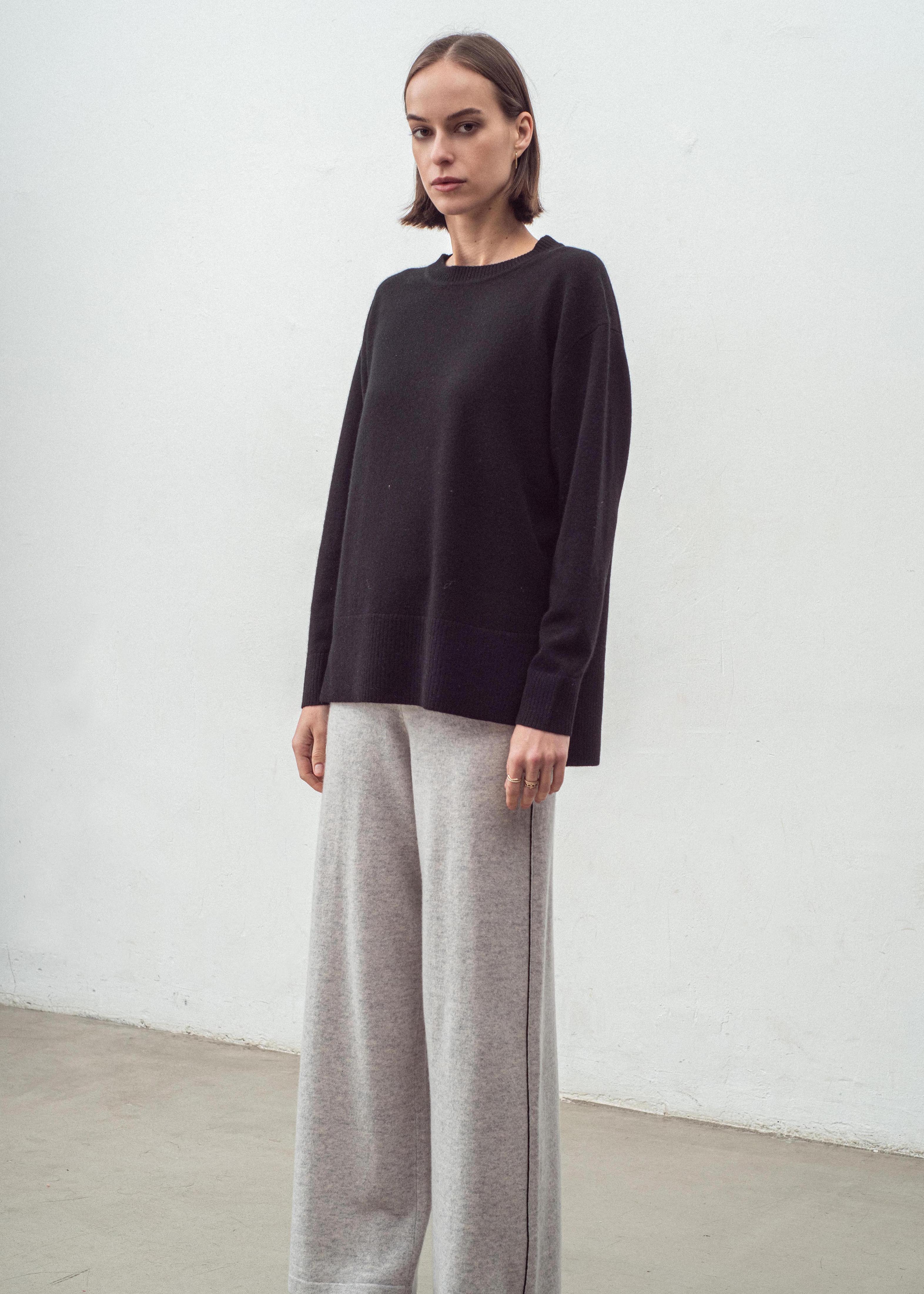 N.284 CASHMERE OVERSIZED LONG LINE CREW