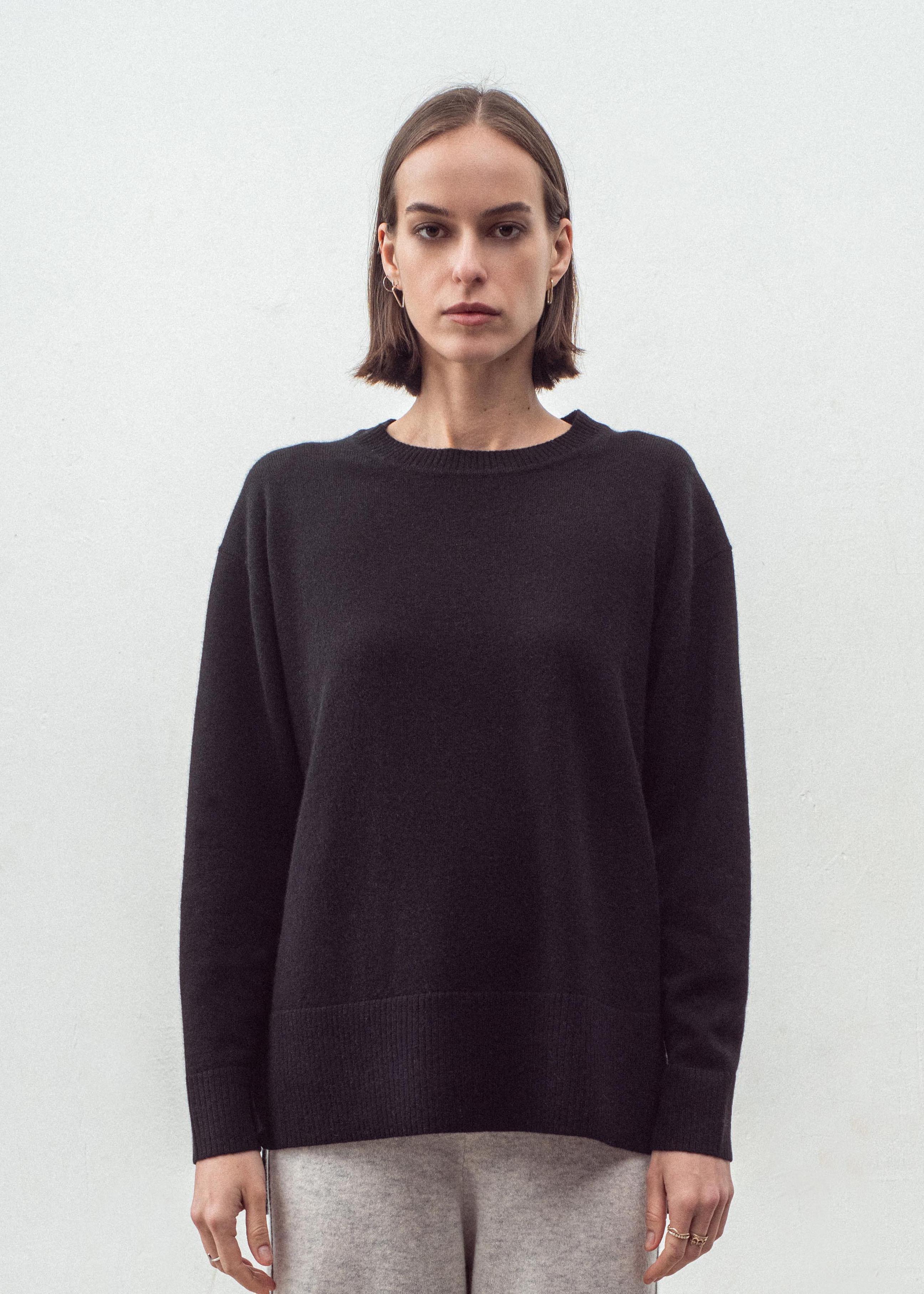 N.284 CASHMERE OVERSIZED LONG LINE CREW