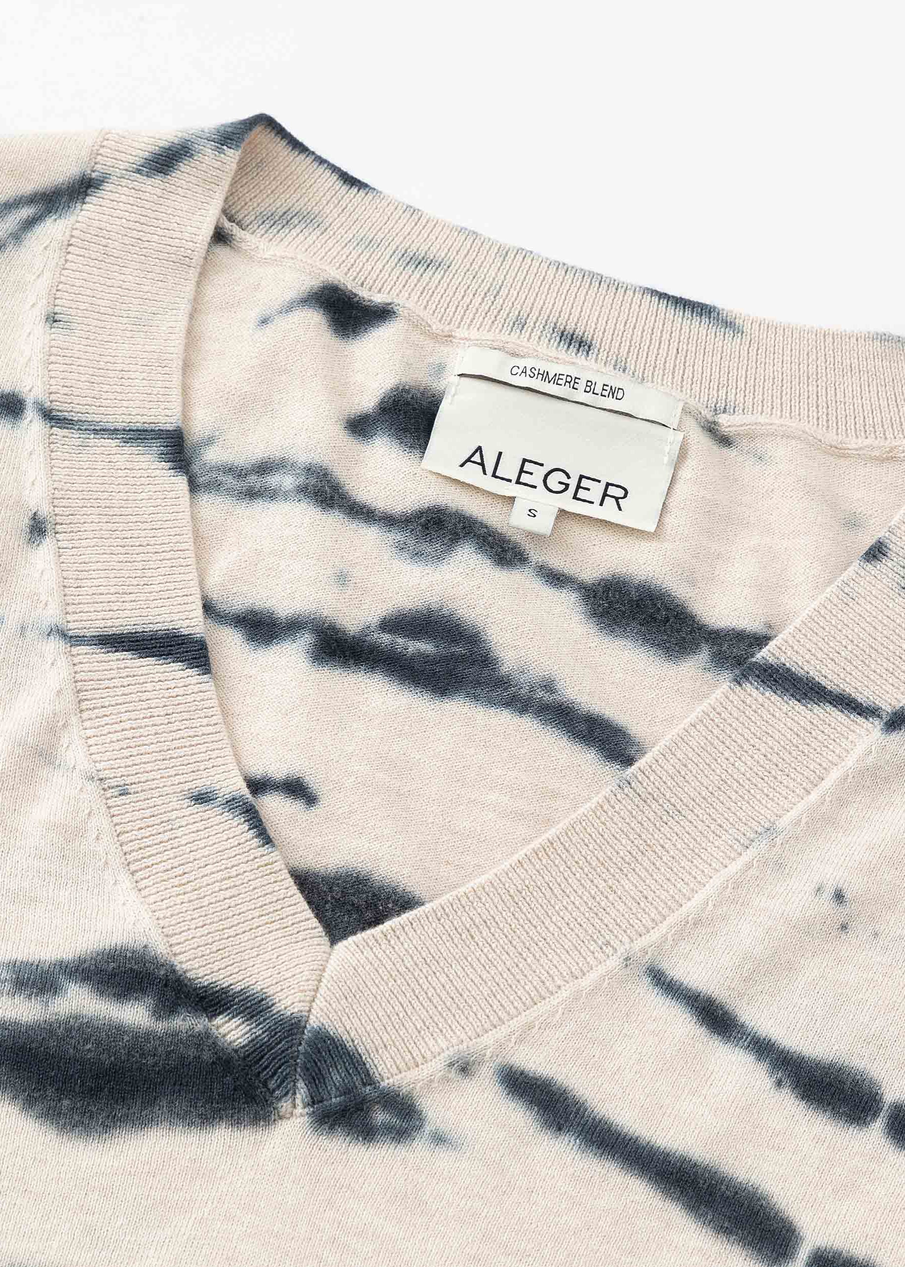 N.21 LONG LINE V-NECK