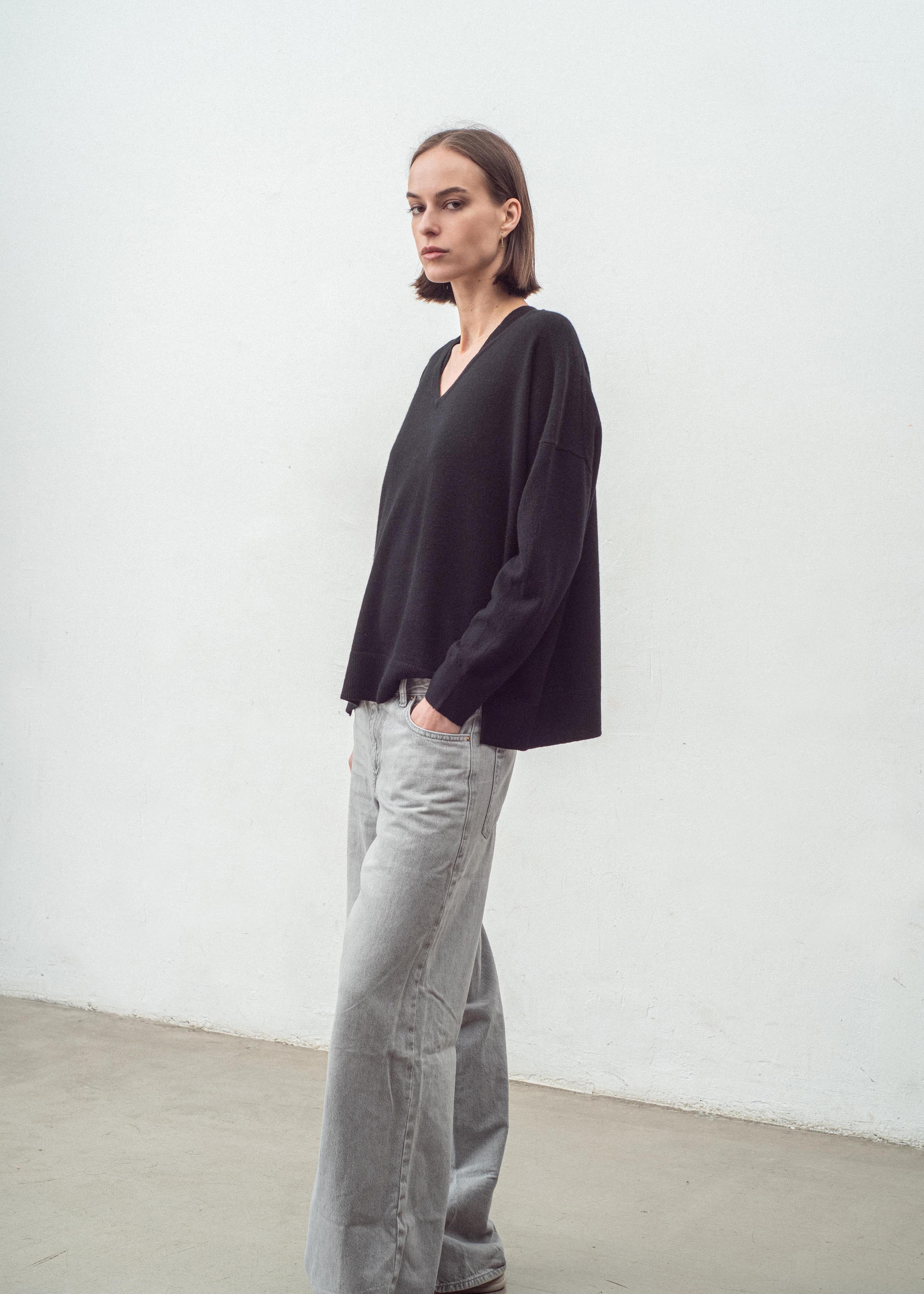 N.29 CASHMERE CLASSIC V NECK