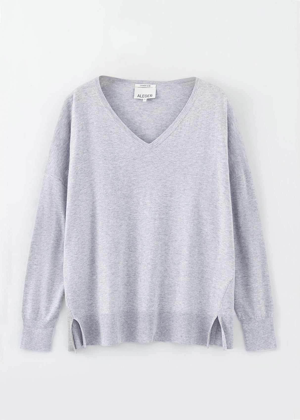 N.29 CASHMERE CLASSIC V NECK