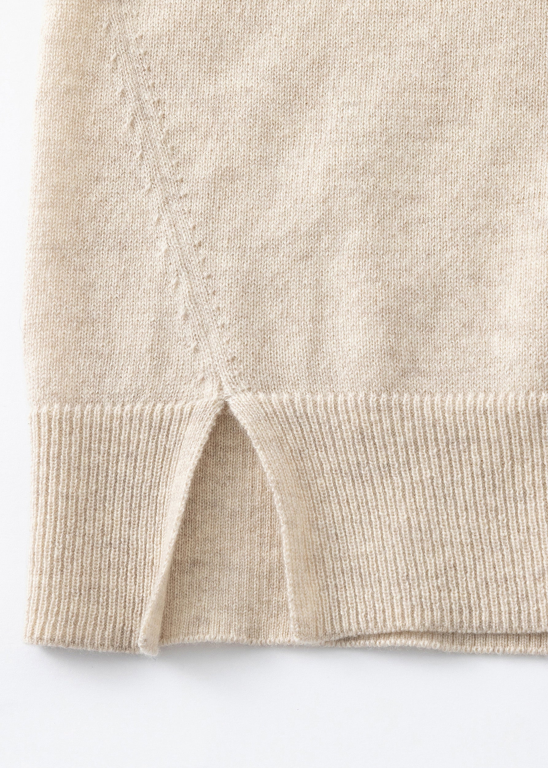 N.29 CASHMERE CLASSIC V NECK