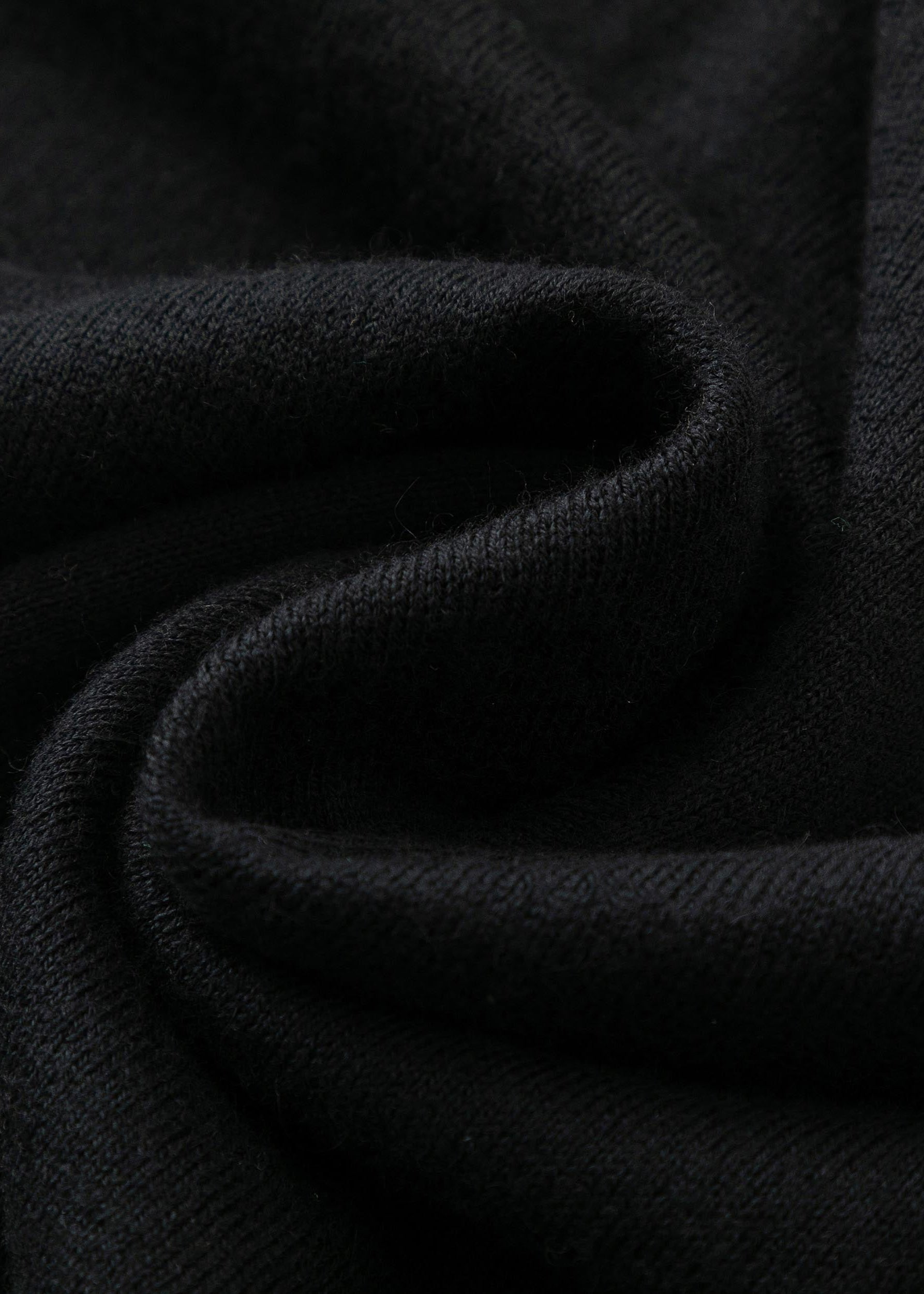 N.2103 CLASSIC V-NECK