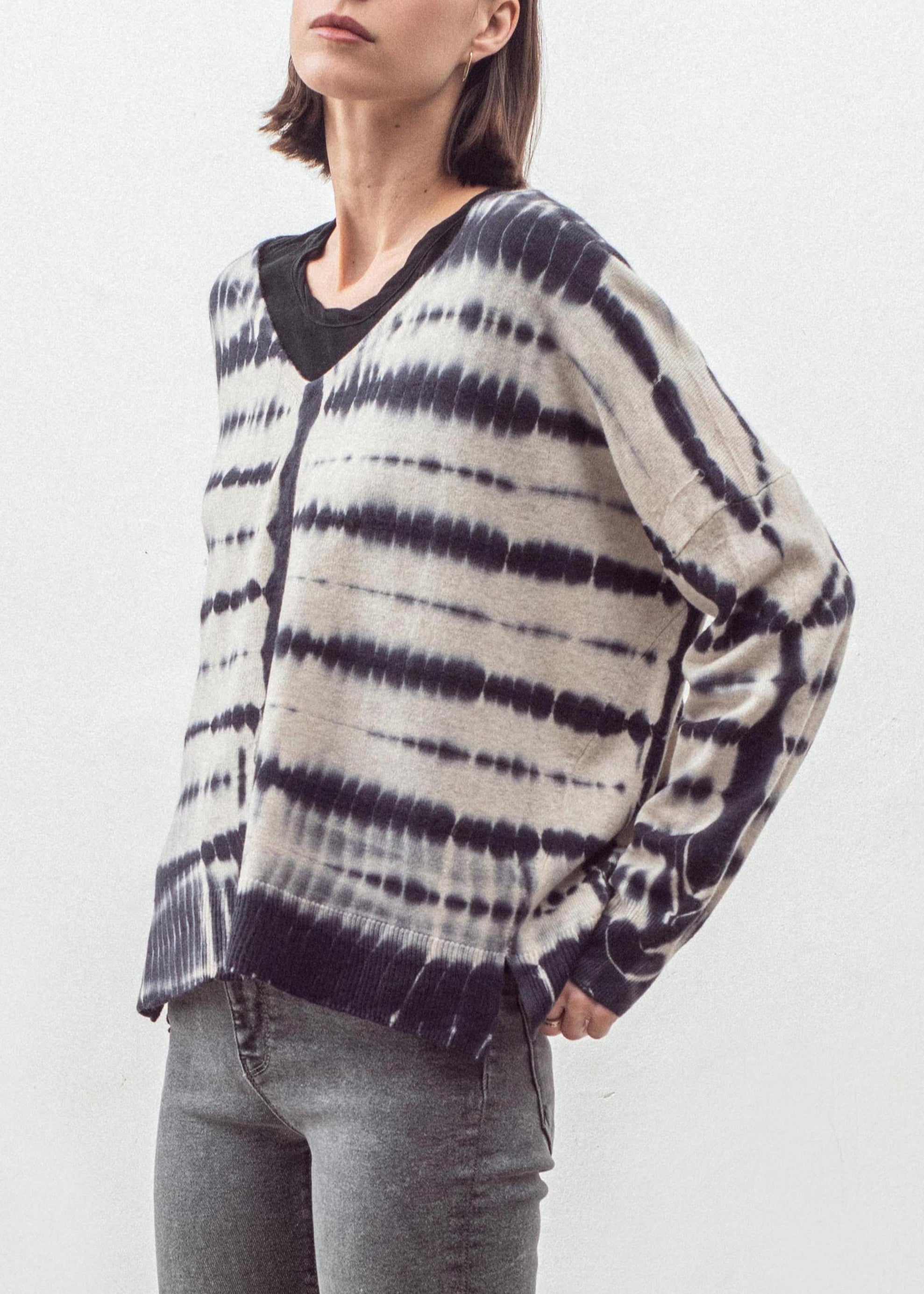 N.29D OVERSIZED DYE V NECK