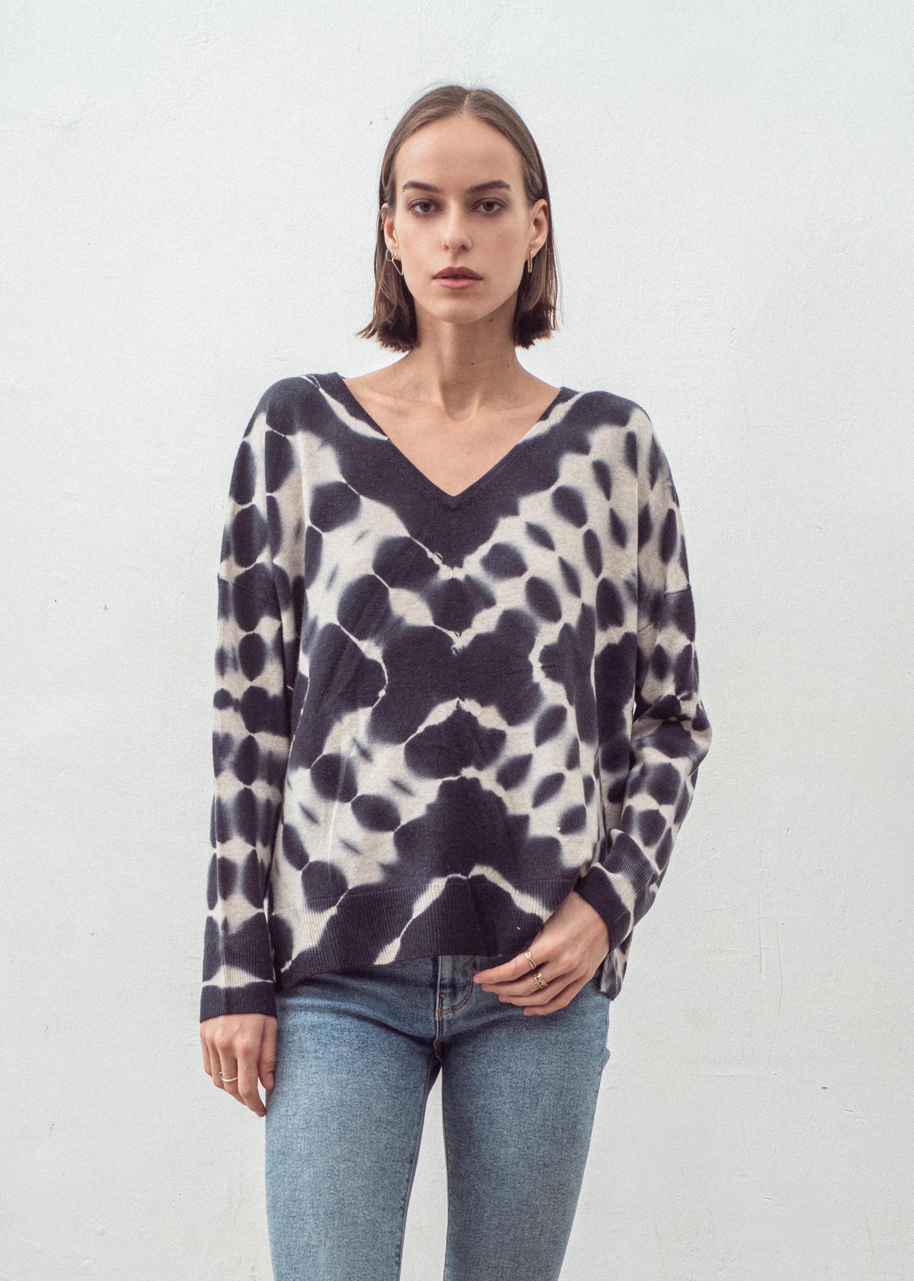 N.29D OVERSIZED DYE V NECK