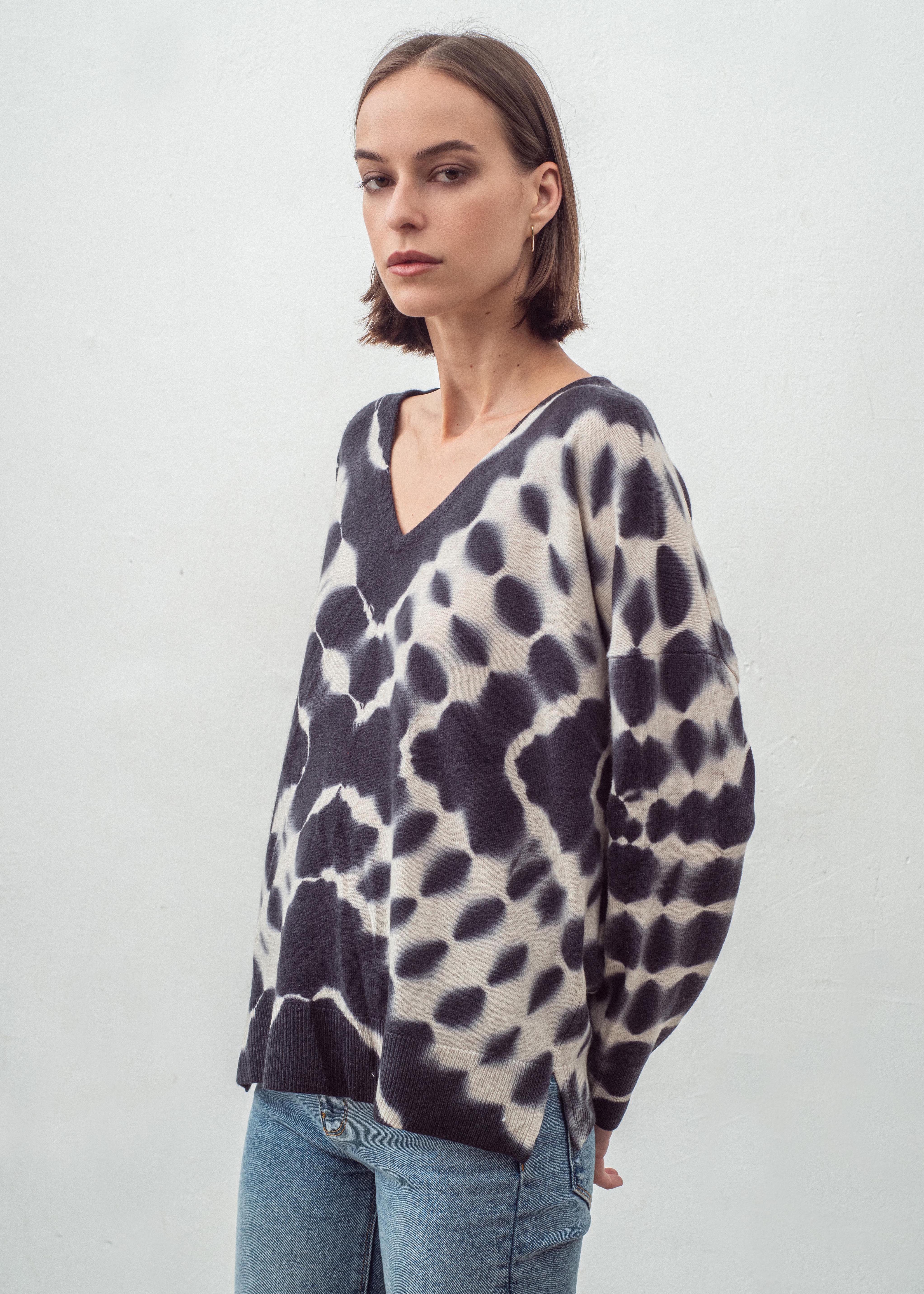 N.29D OVERSIZED DYE V NECK
