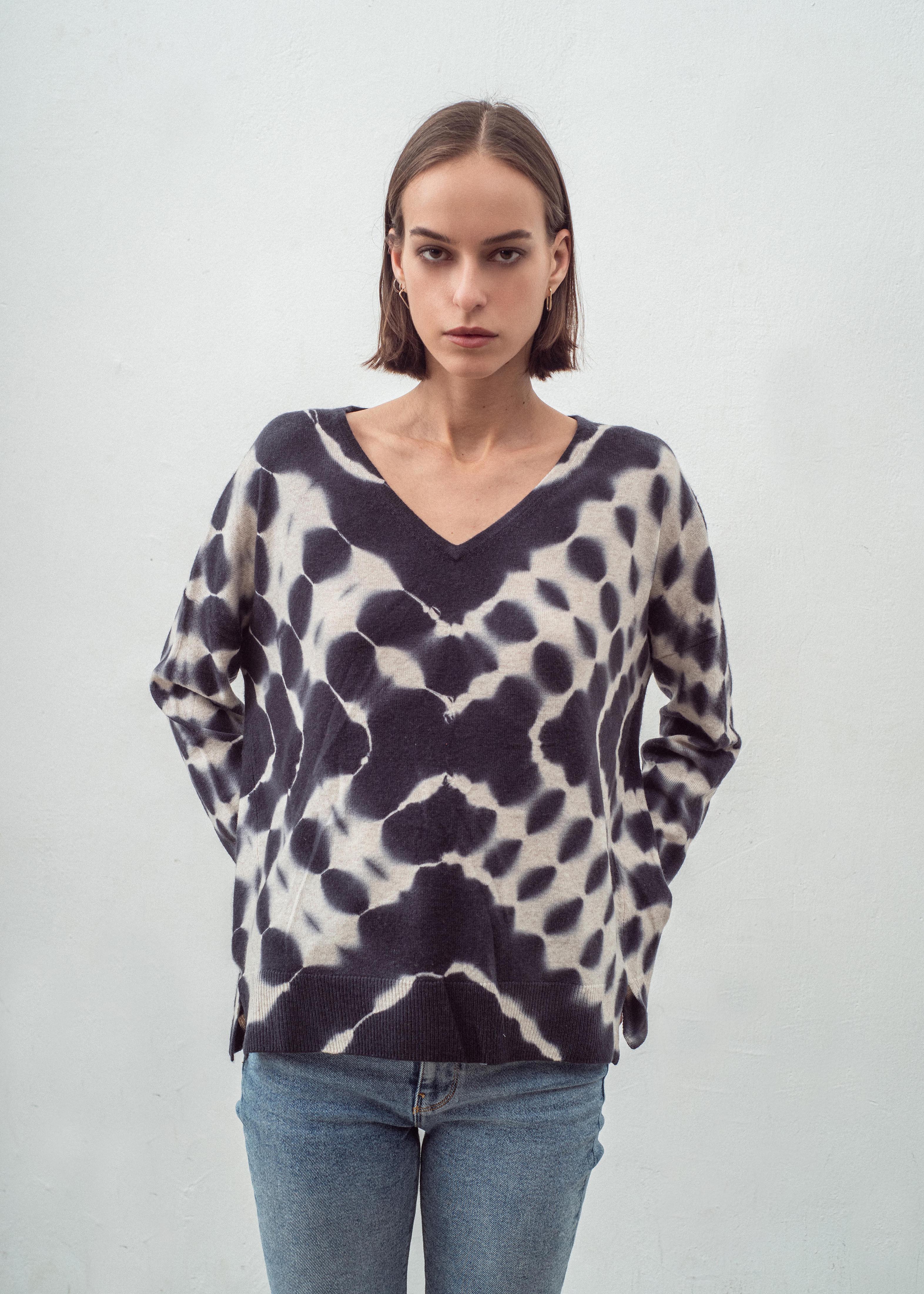 N.29D OVERSIZED DYE V NECK