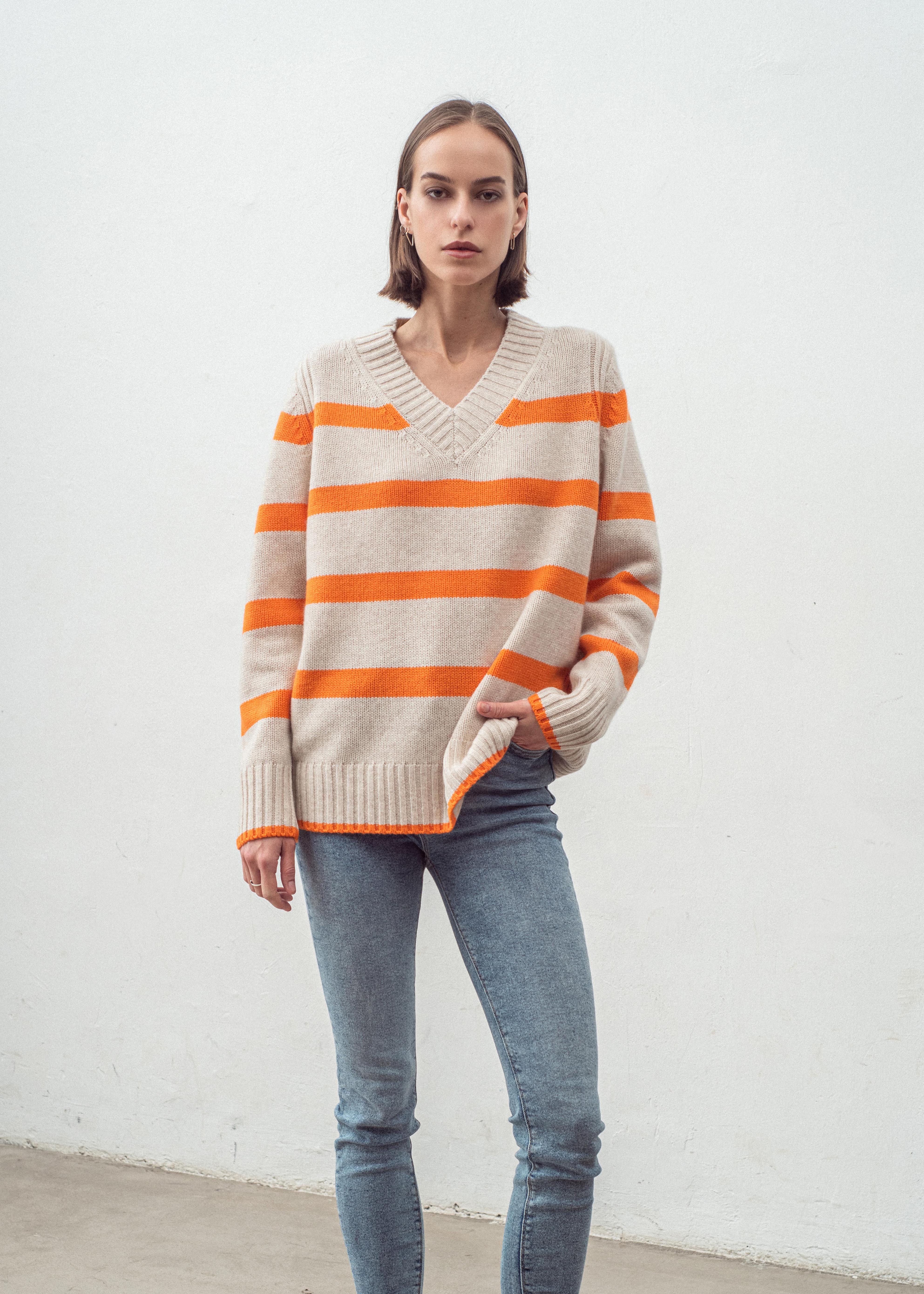 N.327 MULTI STRIPE V NECK