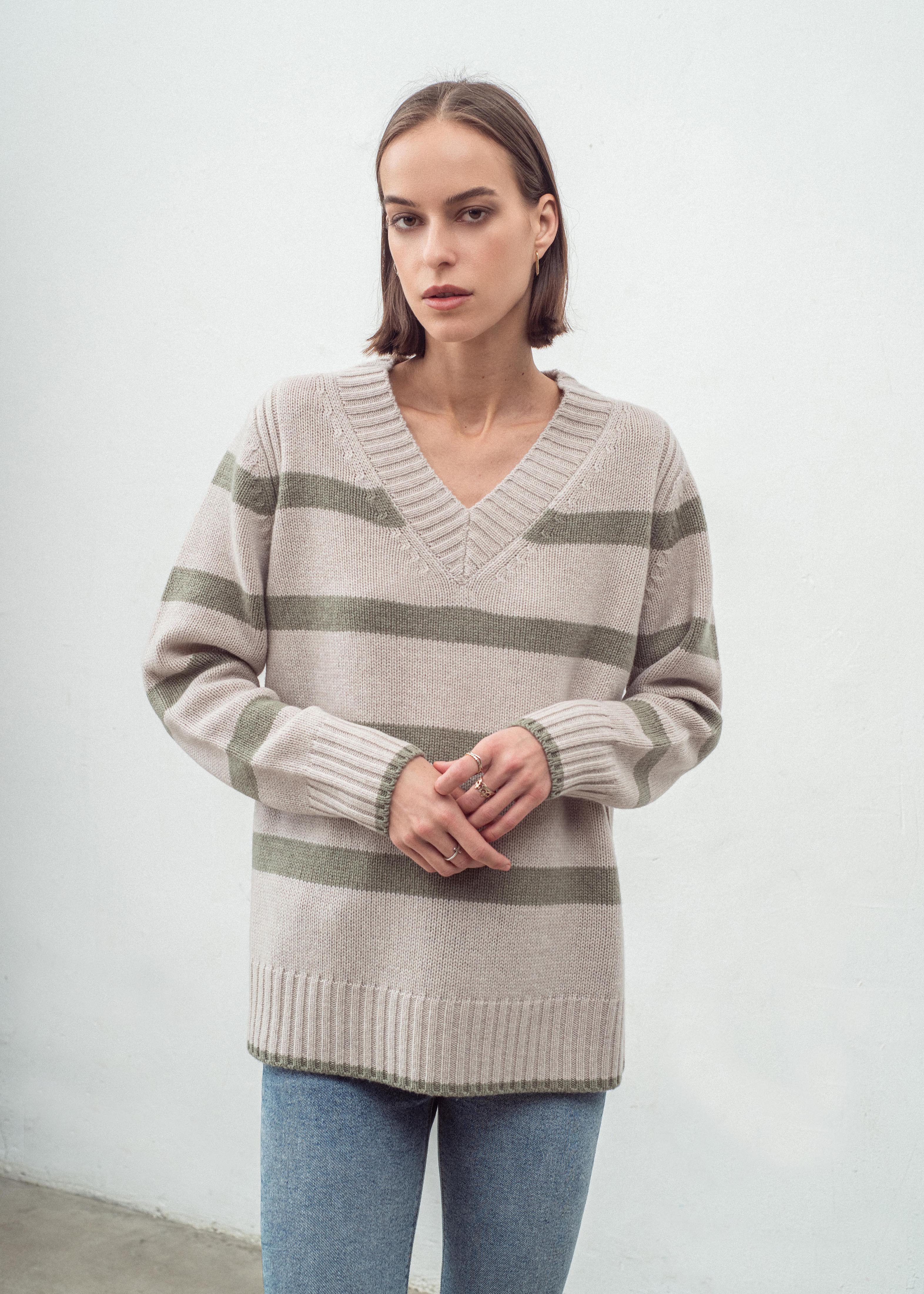 N.327 MULTI STRIPE V NECK