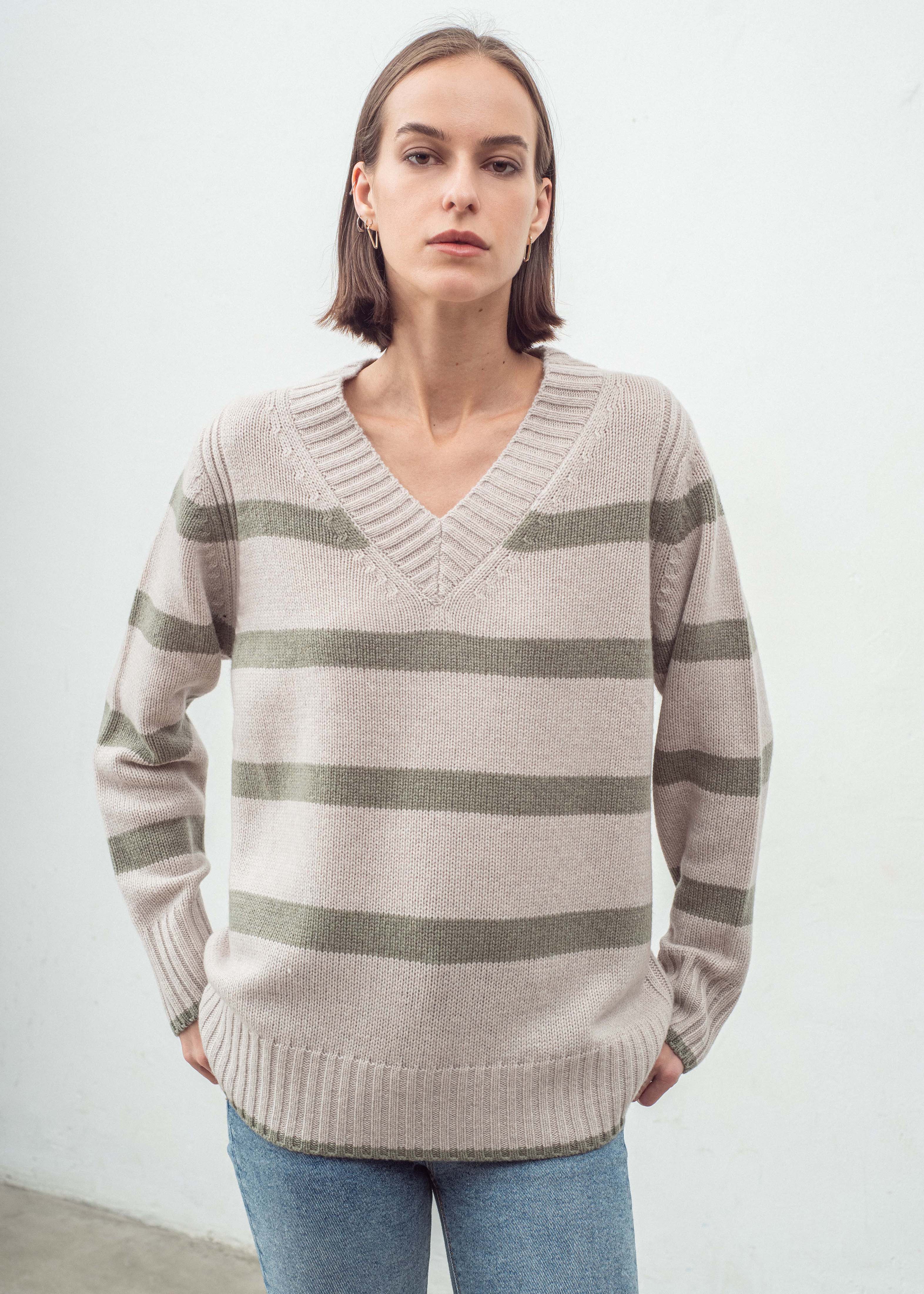 N.327 MULTI STRIPE V NECK