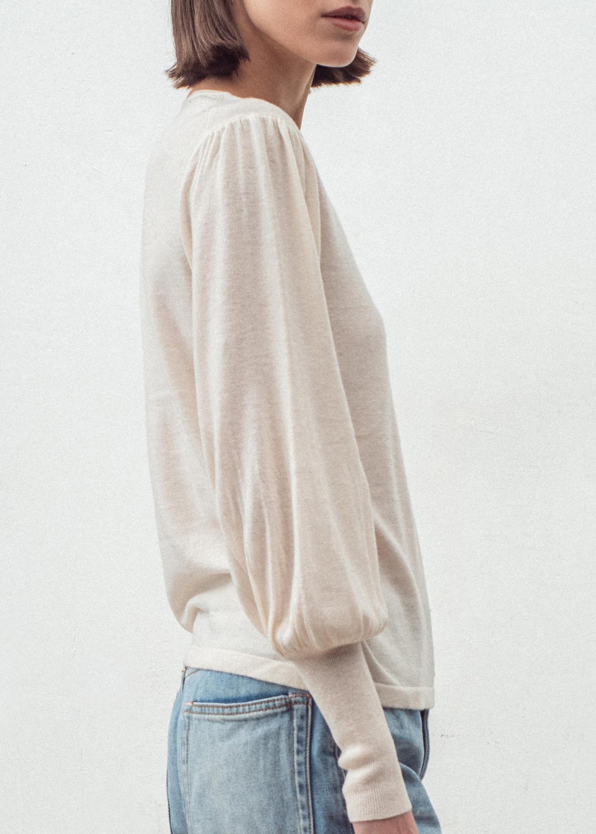 N.33 FINE KNIT BELL SLEEVE