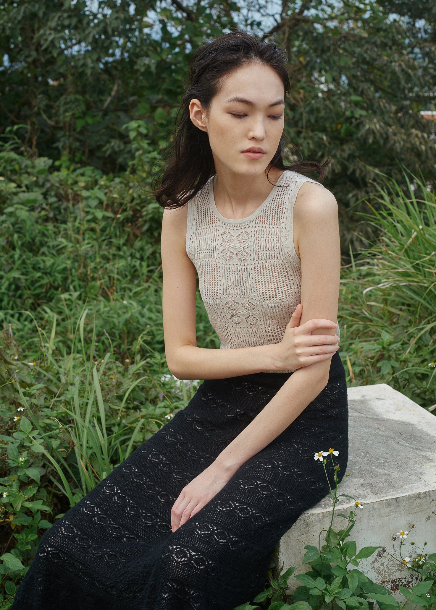 N.340 LACE PATTERNED VEST - GOLD STAR