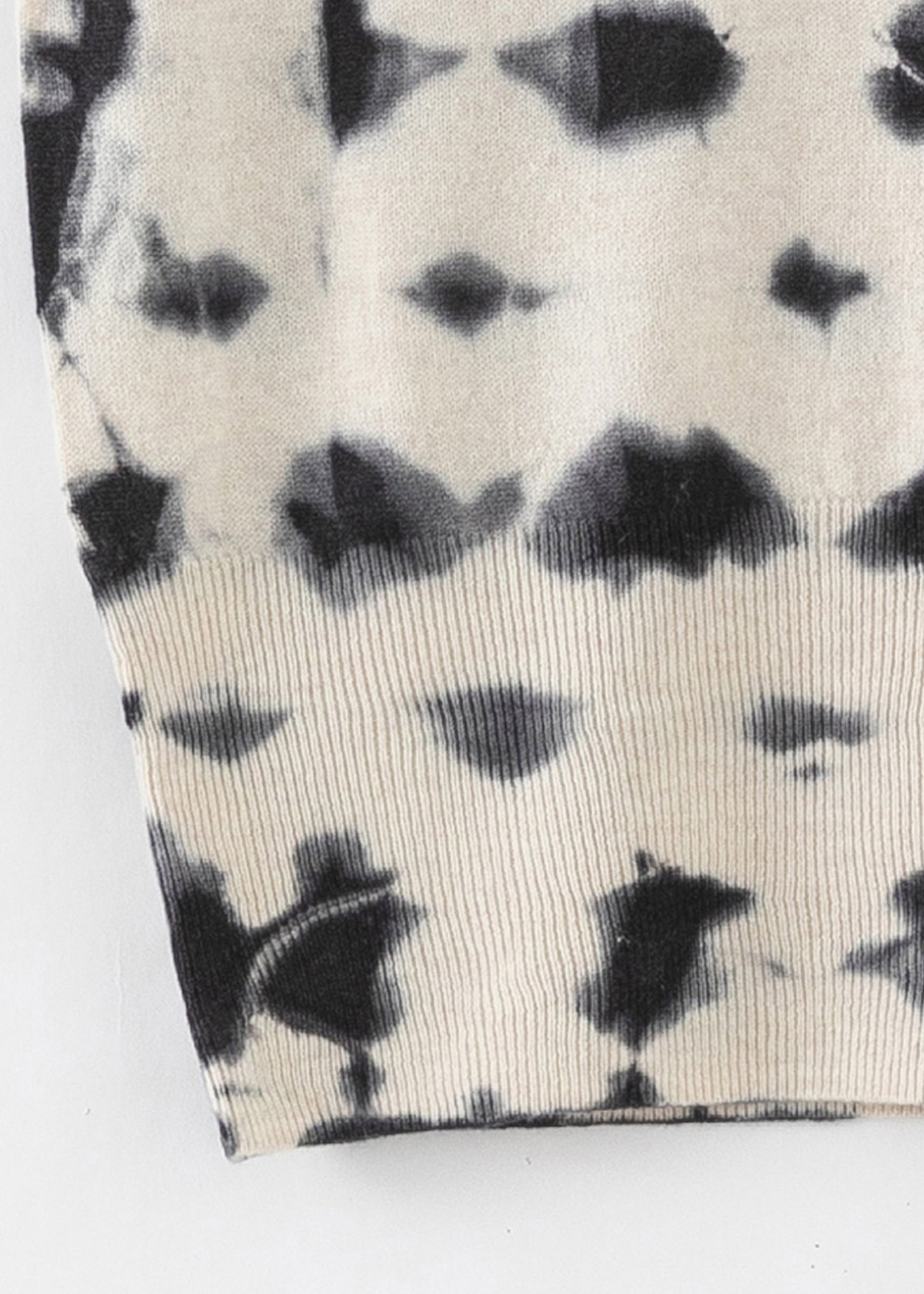 N.35 CASHMERE DYE LOW V TANK