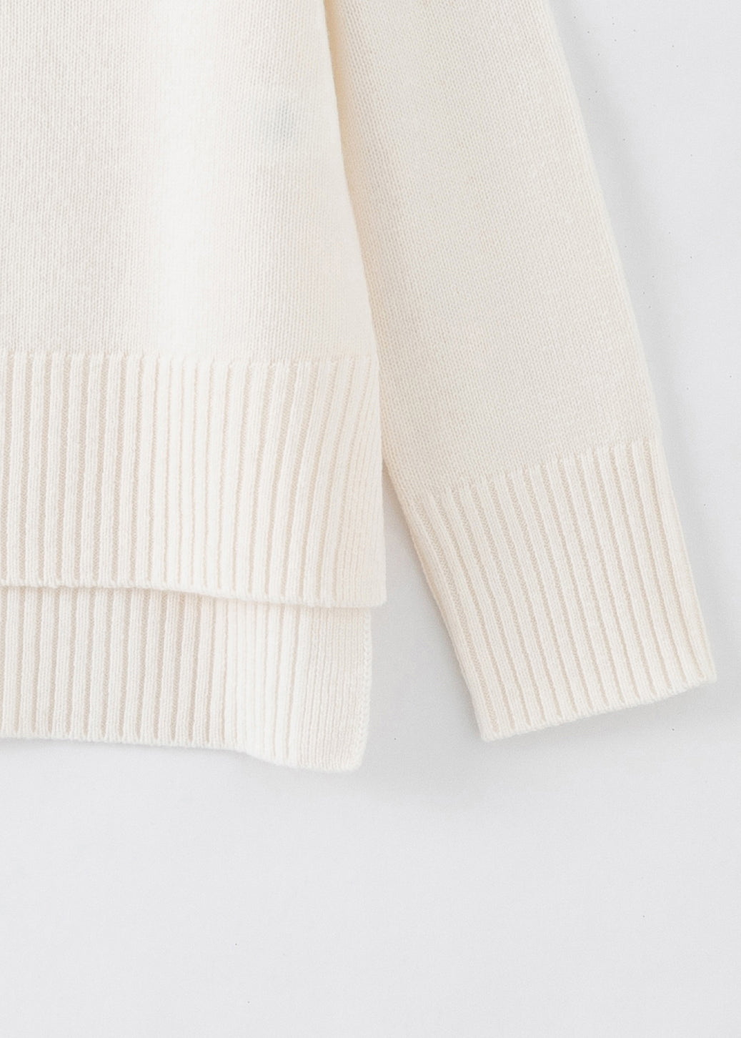 N.93 MINI DETAIL FUNNEL NECK