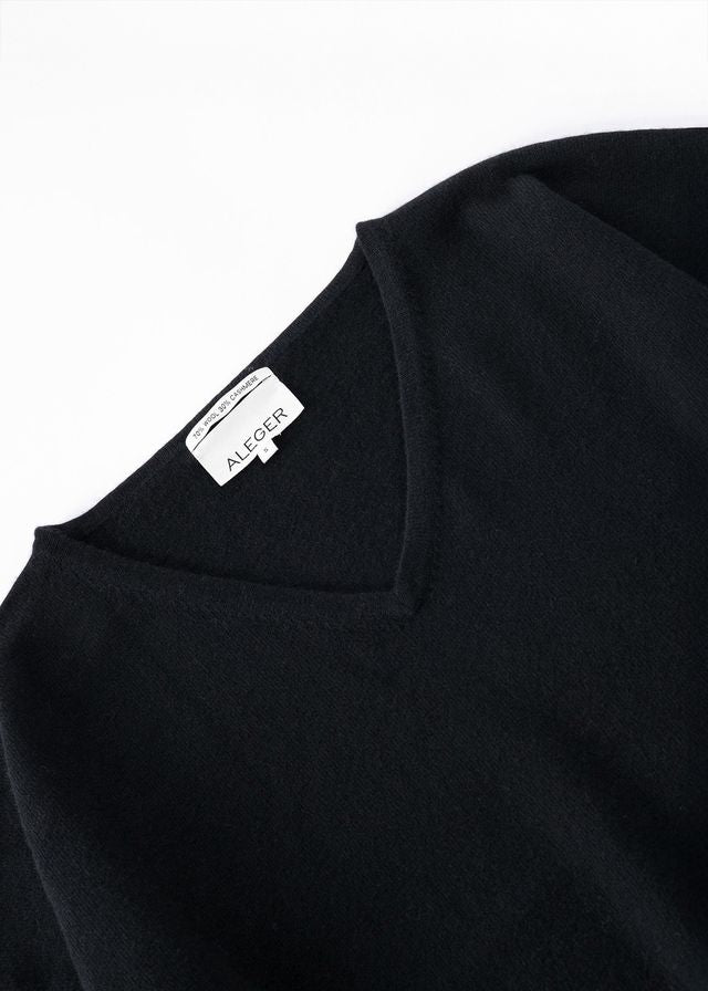N.29 CASHMERE CLASSIC V NECK