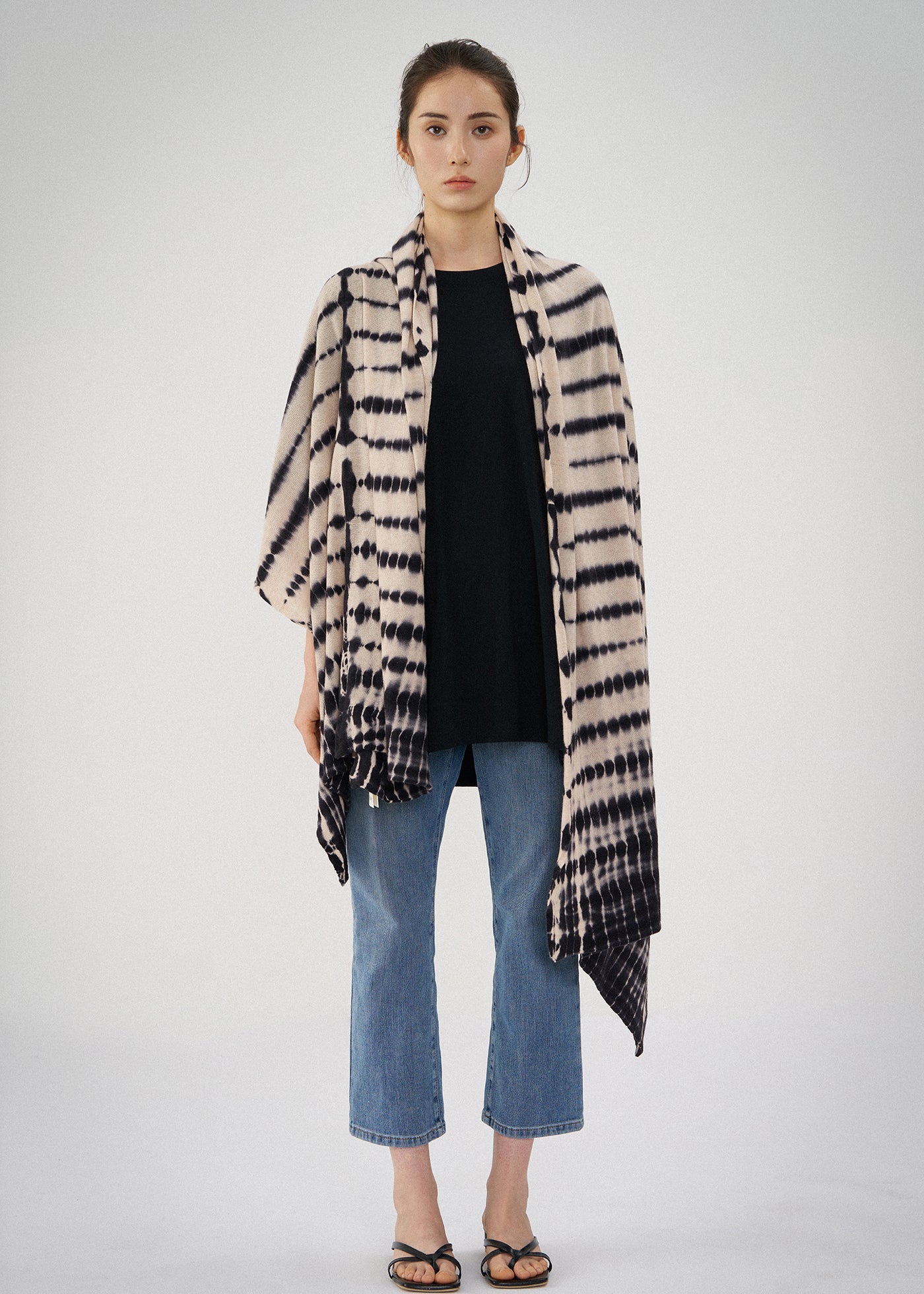 N.2078 CASHMERE BLEND TRAVEL WRAP: SHELL LEAD