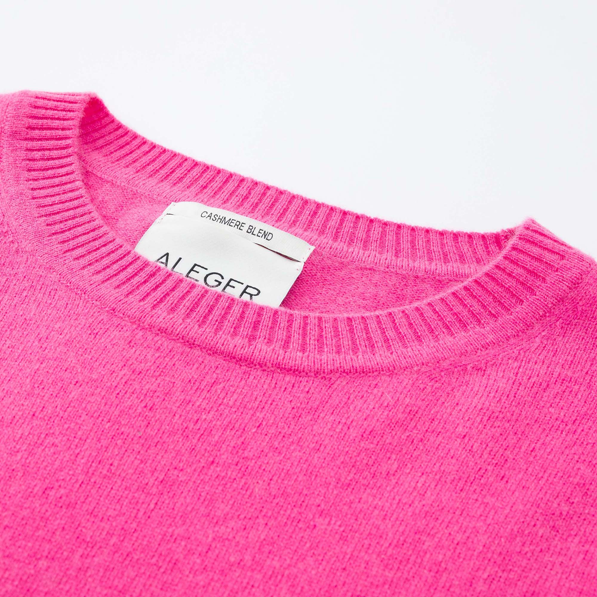 N.20 T-SHIRT À CAPUCHE OVERSIZE EN CACHEMIRE MÉLANGÉ - ROSE FLASH 