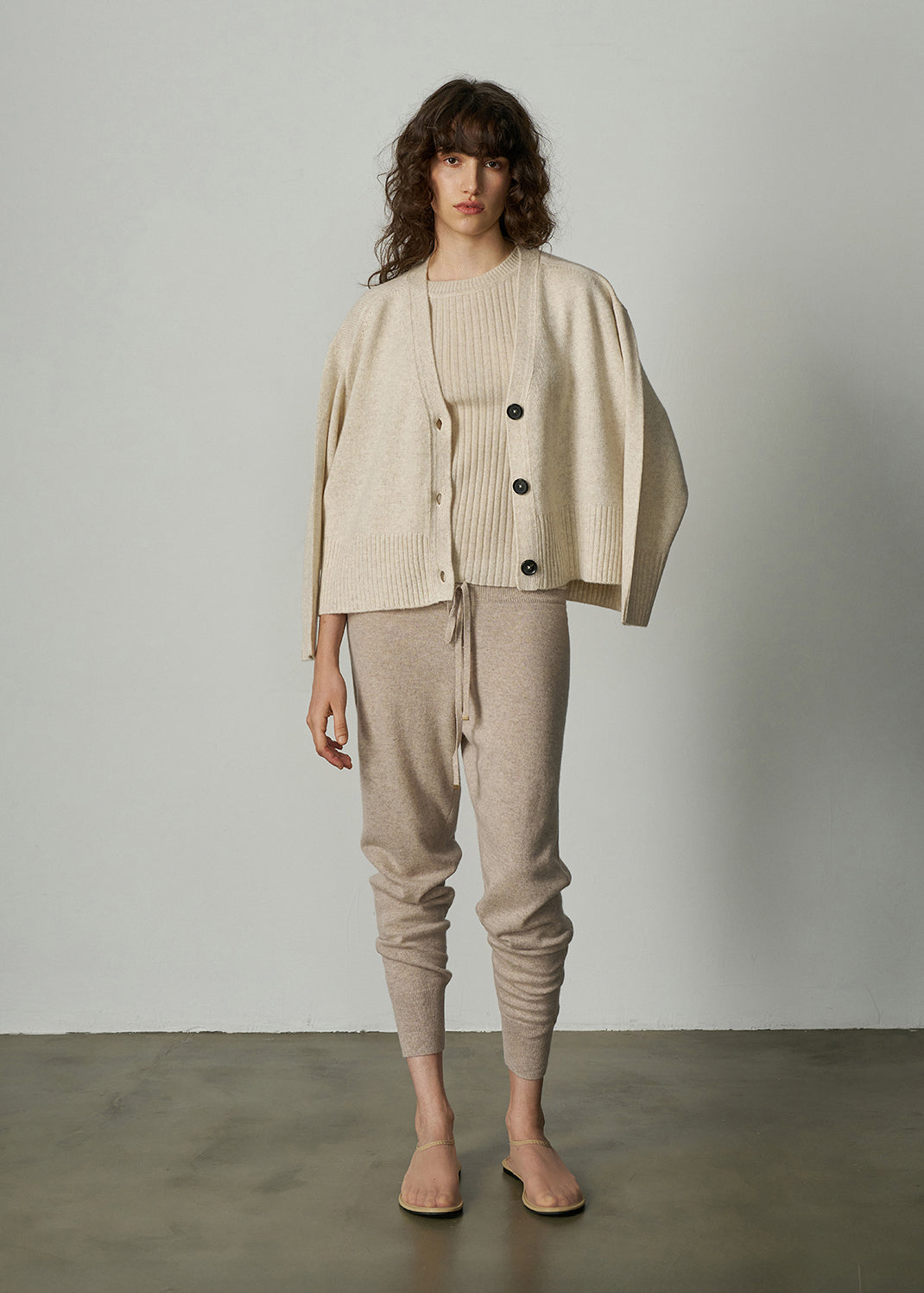 145 CASHMERE SEAM DETAIL CARDI PSL