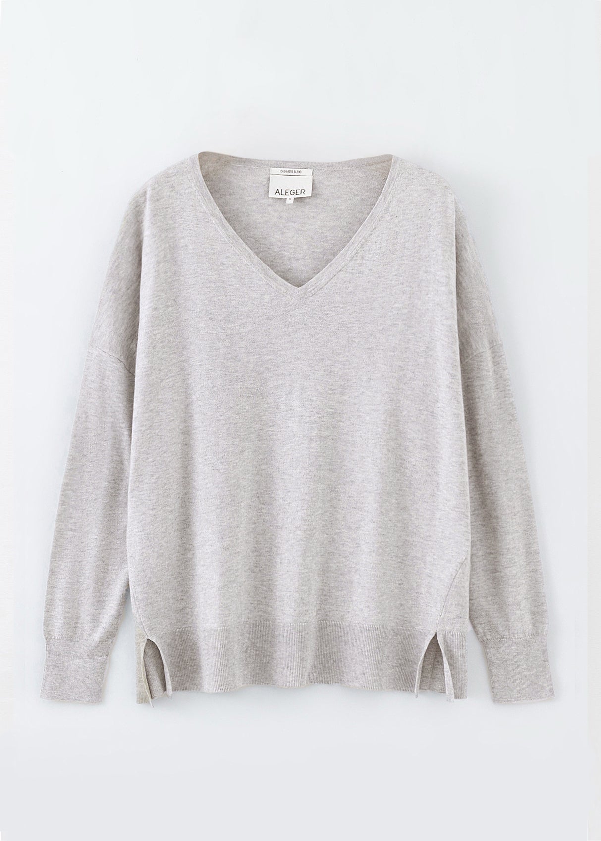 N.29 CASHMERE CLASSIC V NECK