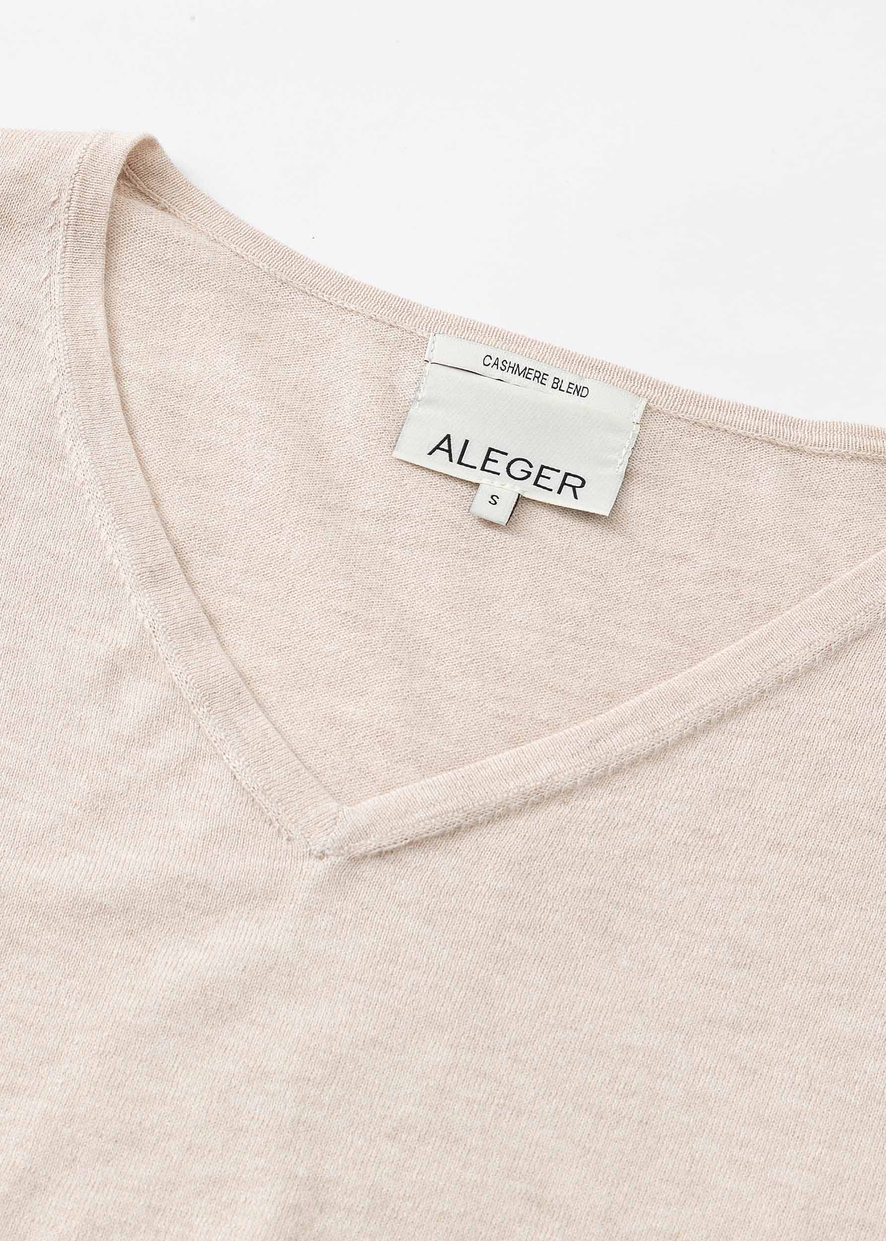 N.2103 CLASSIC V-NECK: PROSECCO